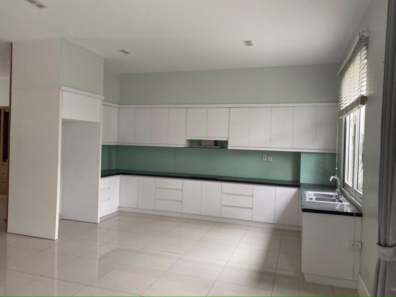AFFORDABLE PARTLY FURNISHED VINHOMES RIVERSIDE VILLA CLOSE TO BIS AND GOLF PRACTICE TO LEASE 5