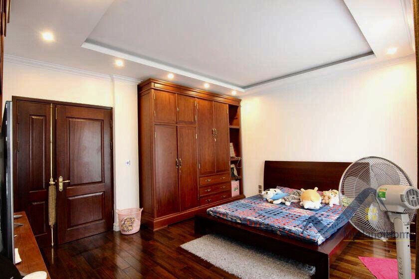 Anh Dao For Rent In Vinhomes Riverside Fully Furnished 3