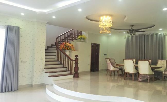 Anh Dao villa in Vinhomes Riverside for lease at 2000 USD 5