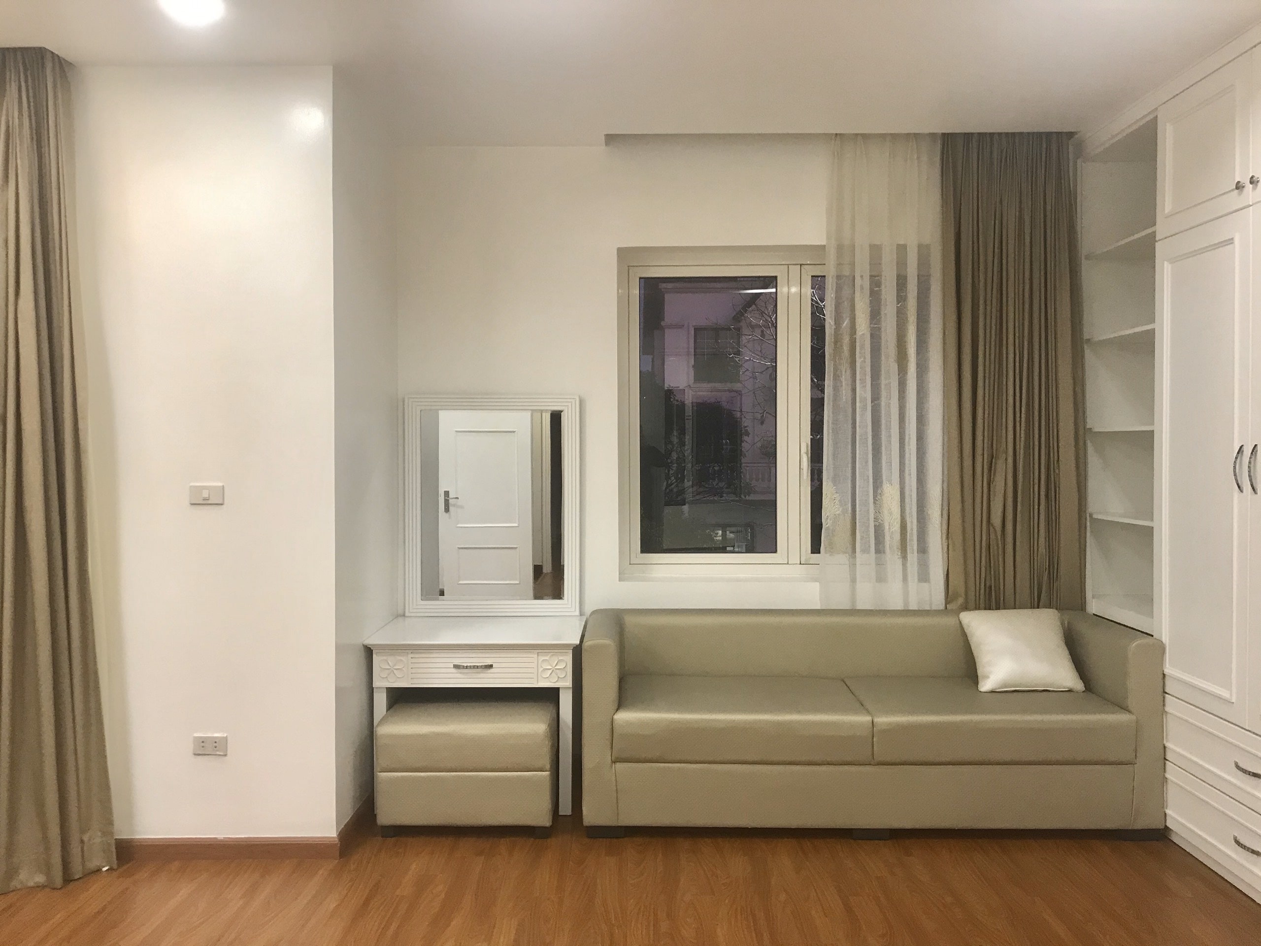 Anh Dao villas for rent in Vinhomes Riverside 4