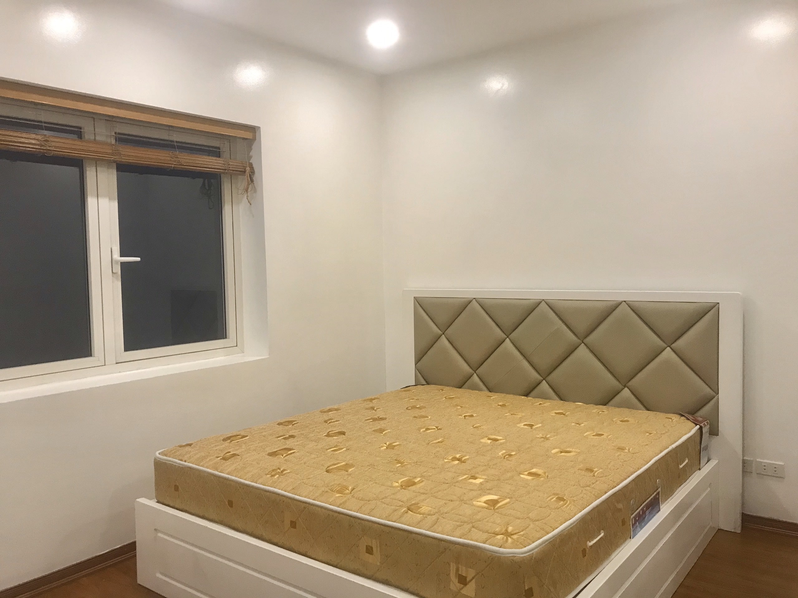 Anh Dao villas for rent in Vinhomes Riverside 12