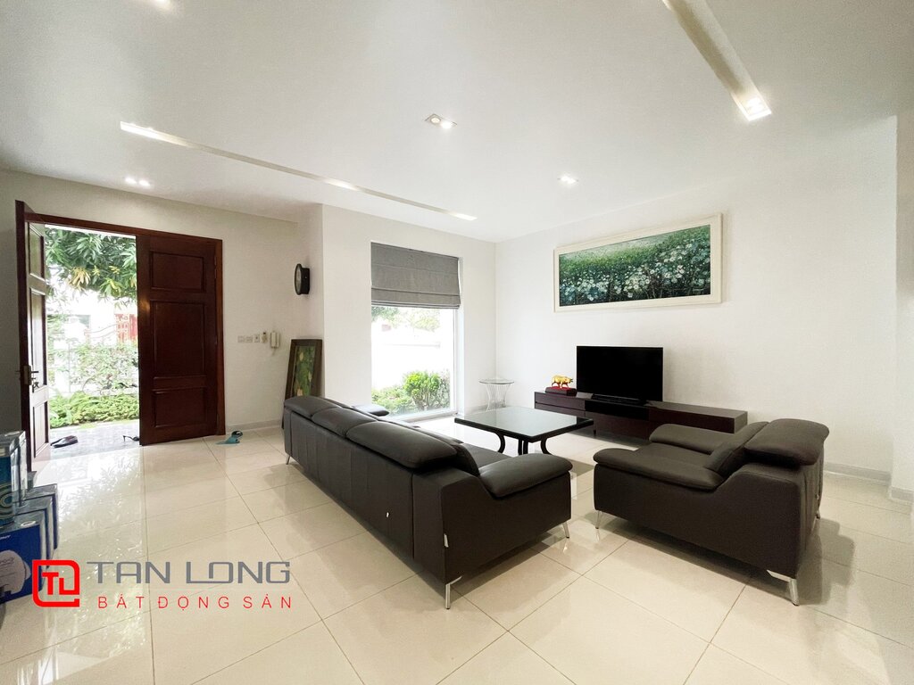 Beautiful Garden Property for rent in Vinhomes Riverside 1