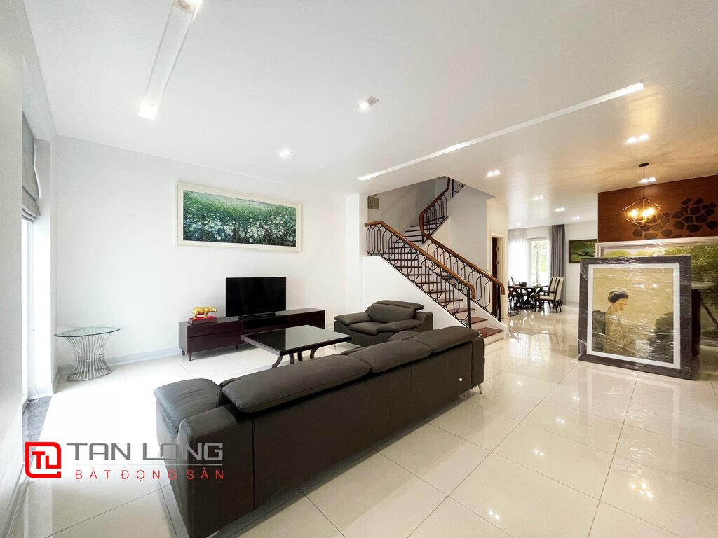 Beautiful Garden Property for rent in Vinhomes Riverside 2