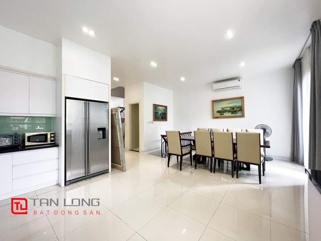 Beautiful Garden Property for rent in Vinhomes Riverside 4