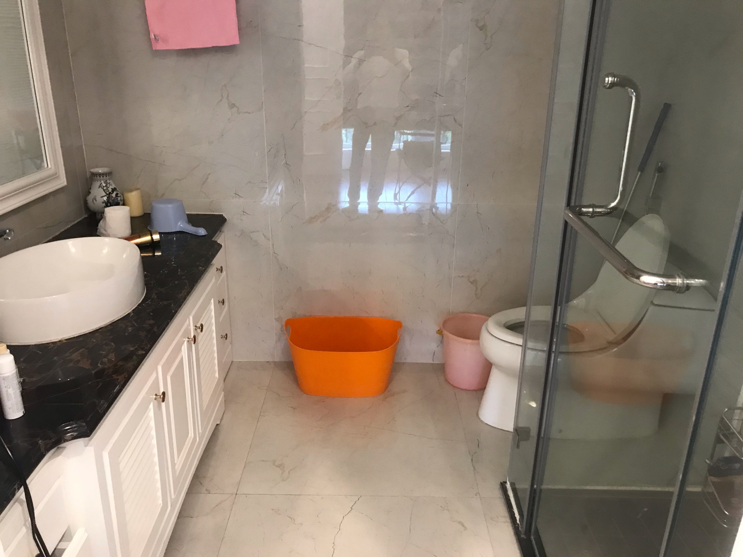 Beautiful house for rent in Vinhomes Riverside - Lake View Elevator 4 Bed 12