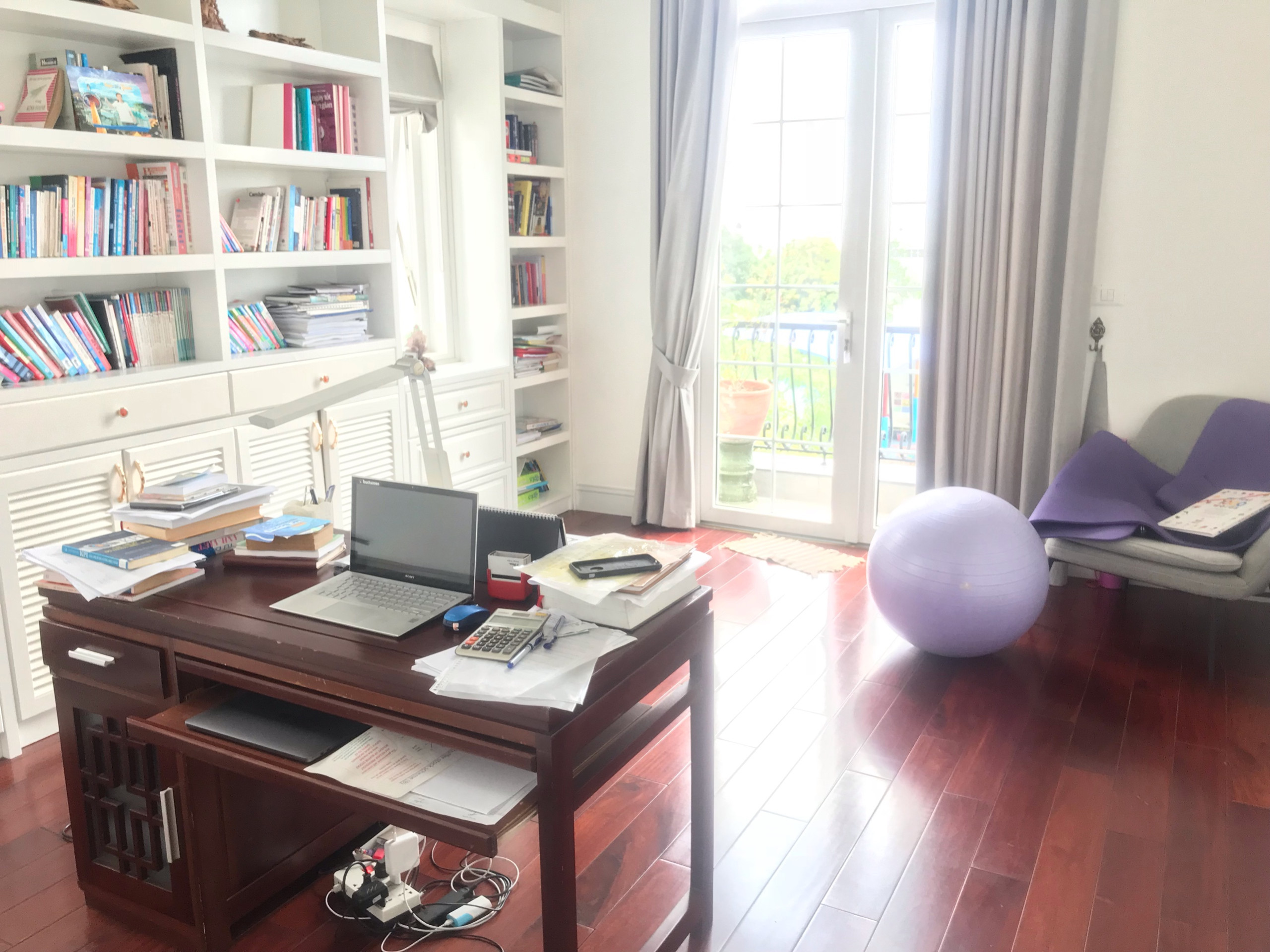 Beautiful house for rent in Vinhomes Riverside - Lake View Elevator 4 Bed 3