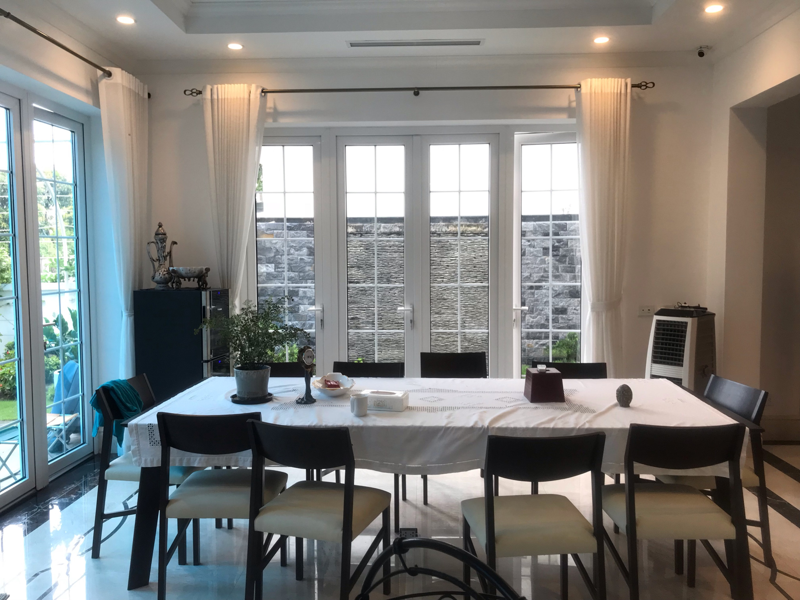 Beautiful house for rent in Vinhomes Riverside - Lake View Elevator 4 Bed 4