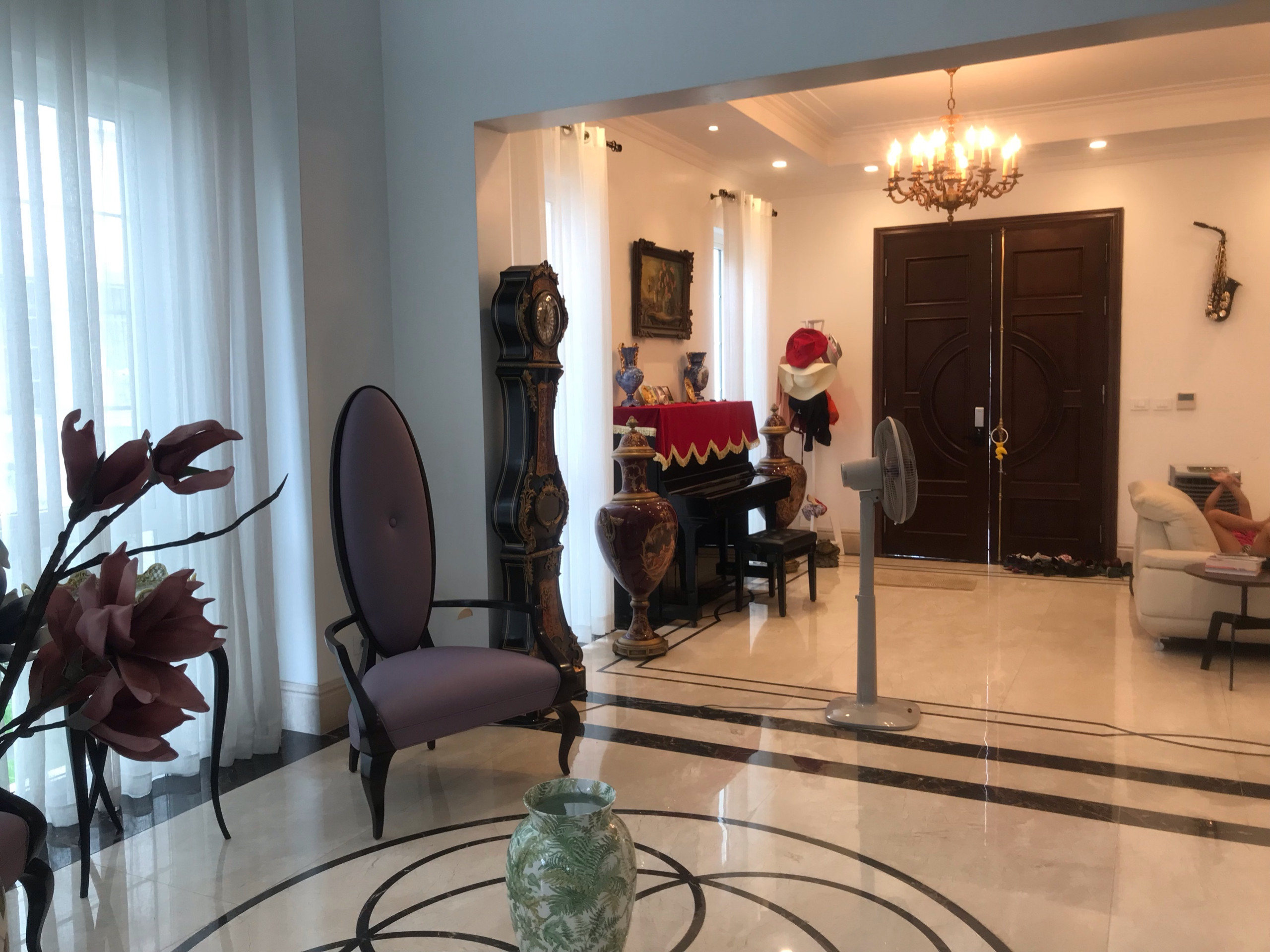 Beautiful house for rent in Vinhomes Riverside - Lake View Elevator 4 Bed 5