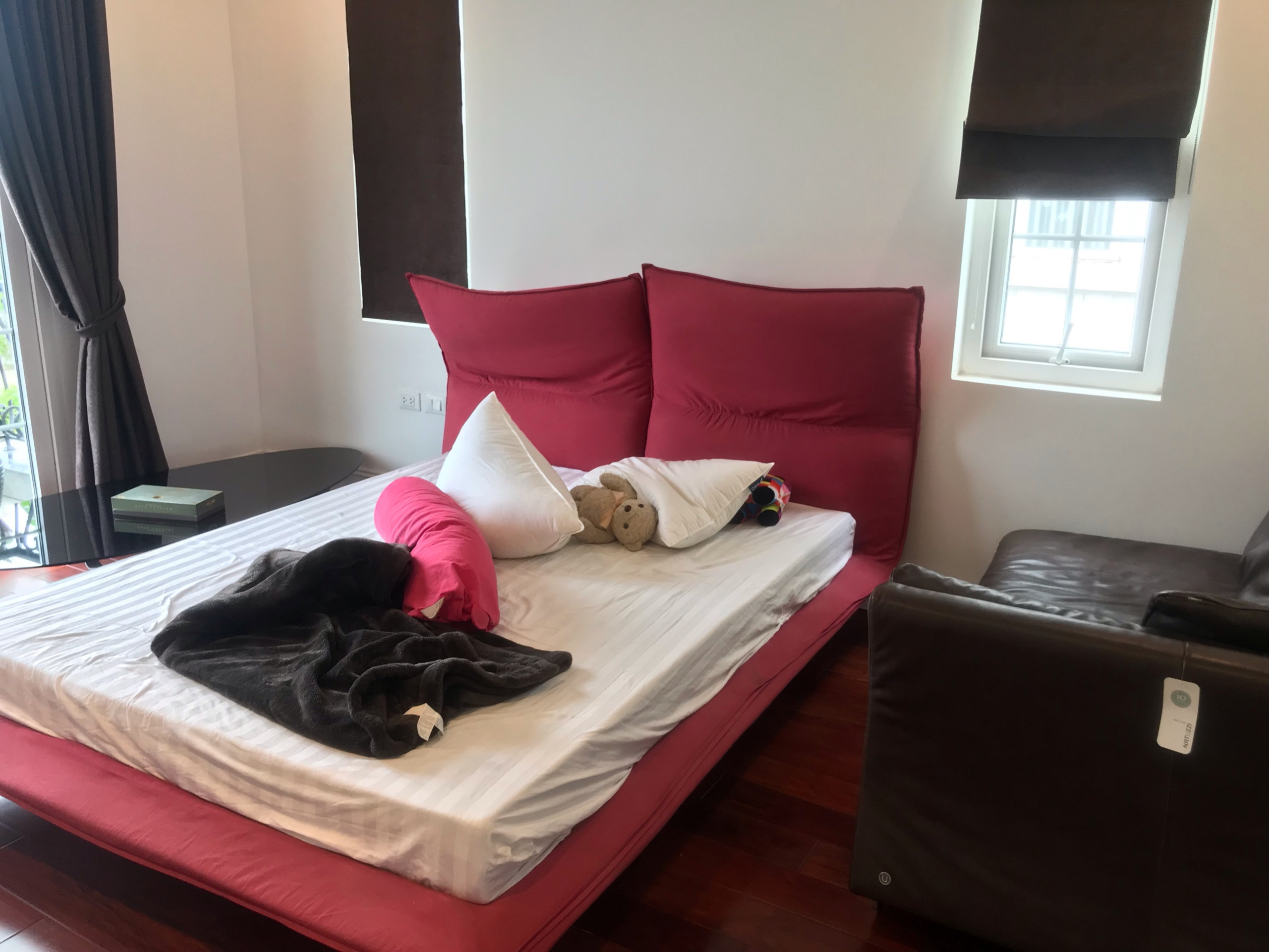 Beautiful house for rent in Vinhomes Riverside - Lake View Elevator 4 Bed 9