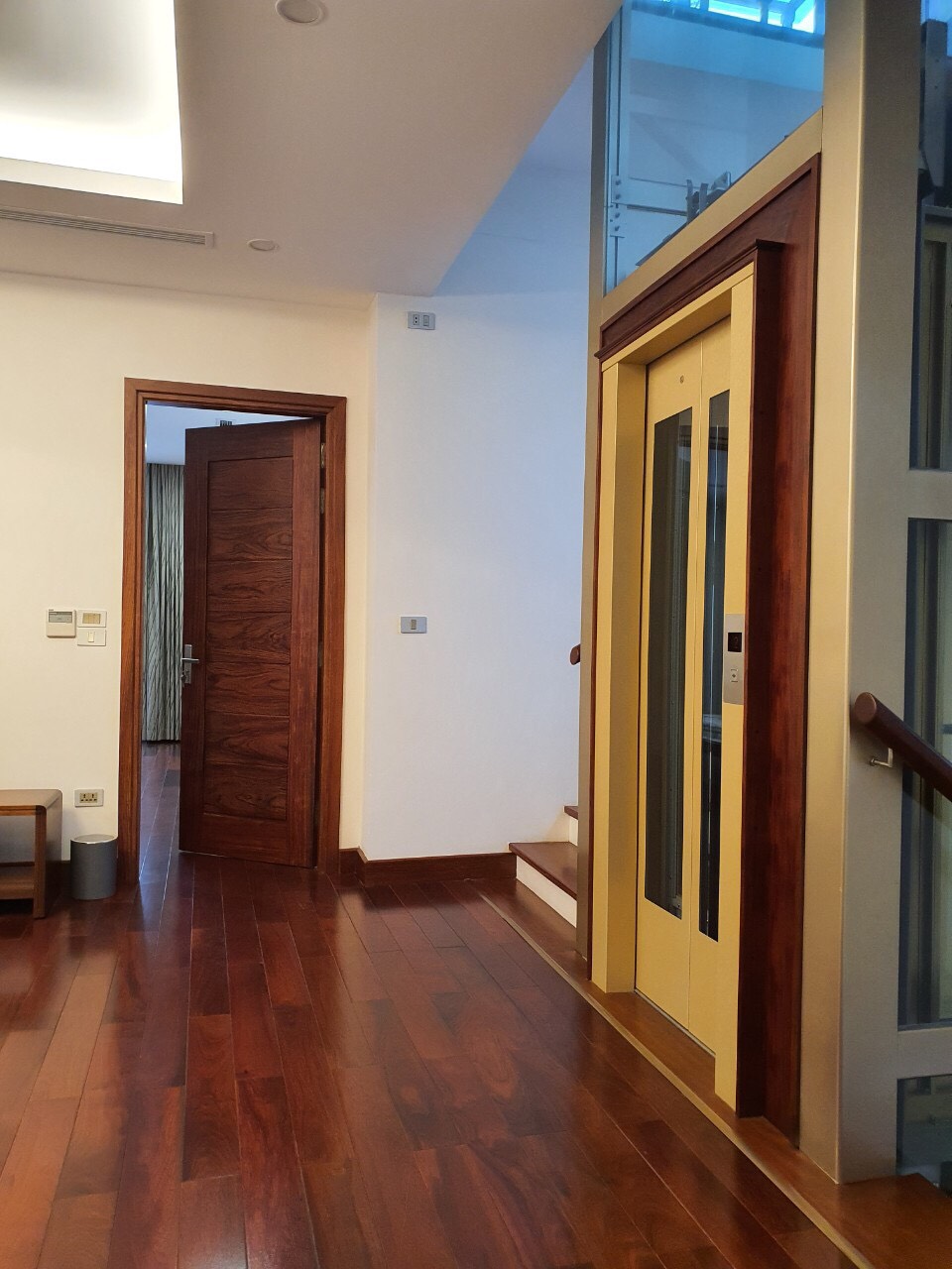 Beautiful villas for rent in Hoa Phuong - VINHOMES RIVERSIDE 2
