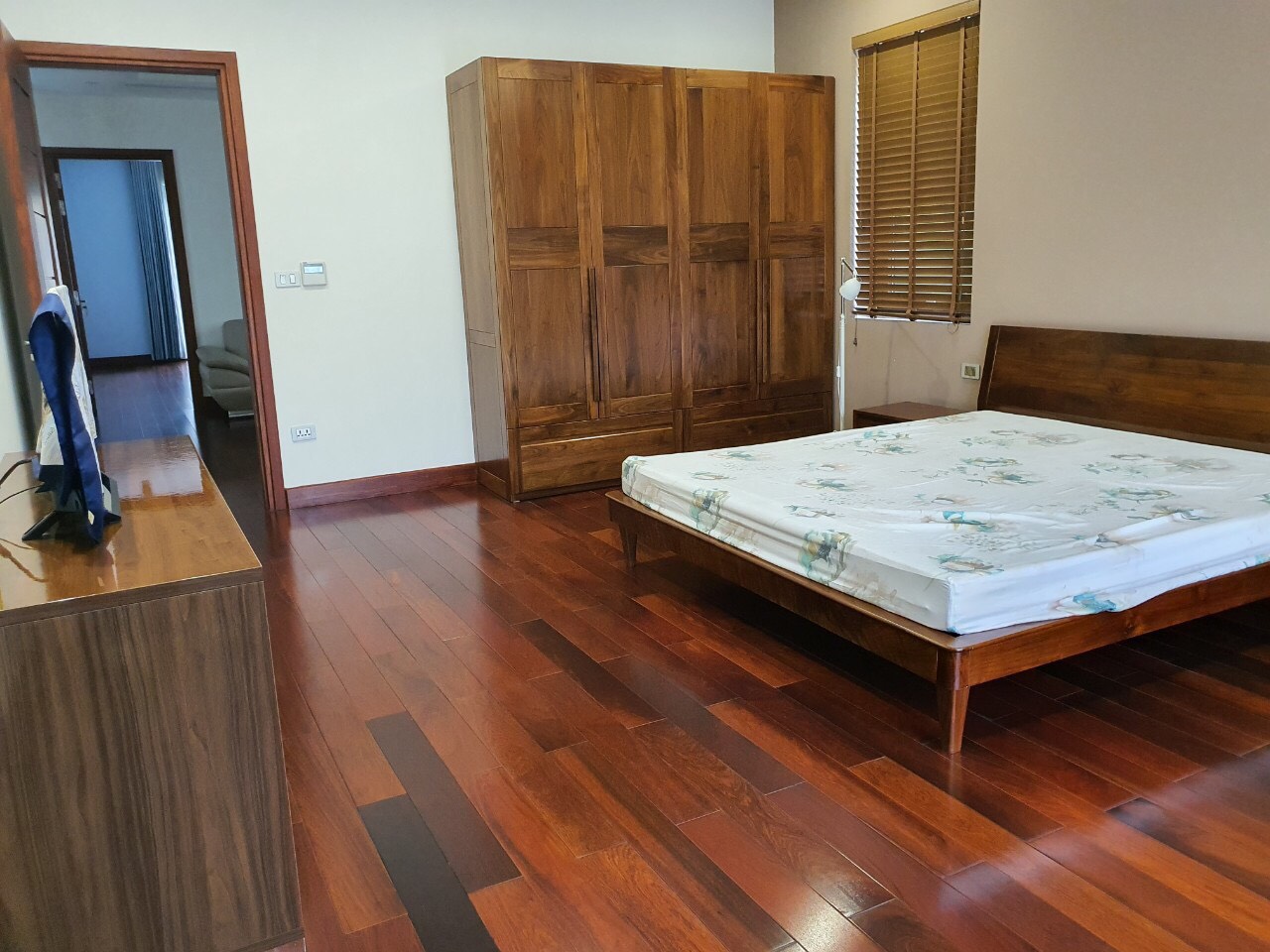 Beautiful villas for rent in Hoa Phuong - VINHOMES RIVERSIDE 3