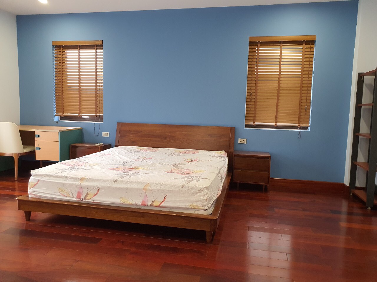 Beautiful villas for rent in Hoa Phuong - VINHOMES RIVERSIDE 6