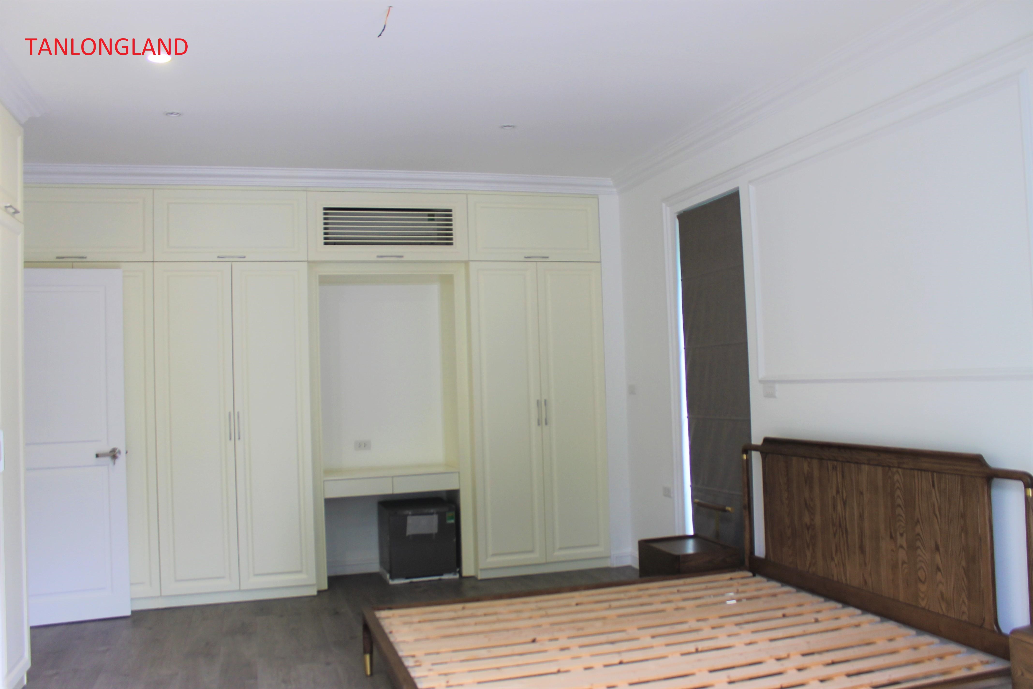 Bright villas for rent in Vinhomes Riverside - Long Bien - Ha Noi 10