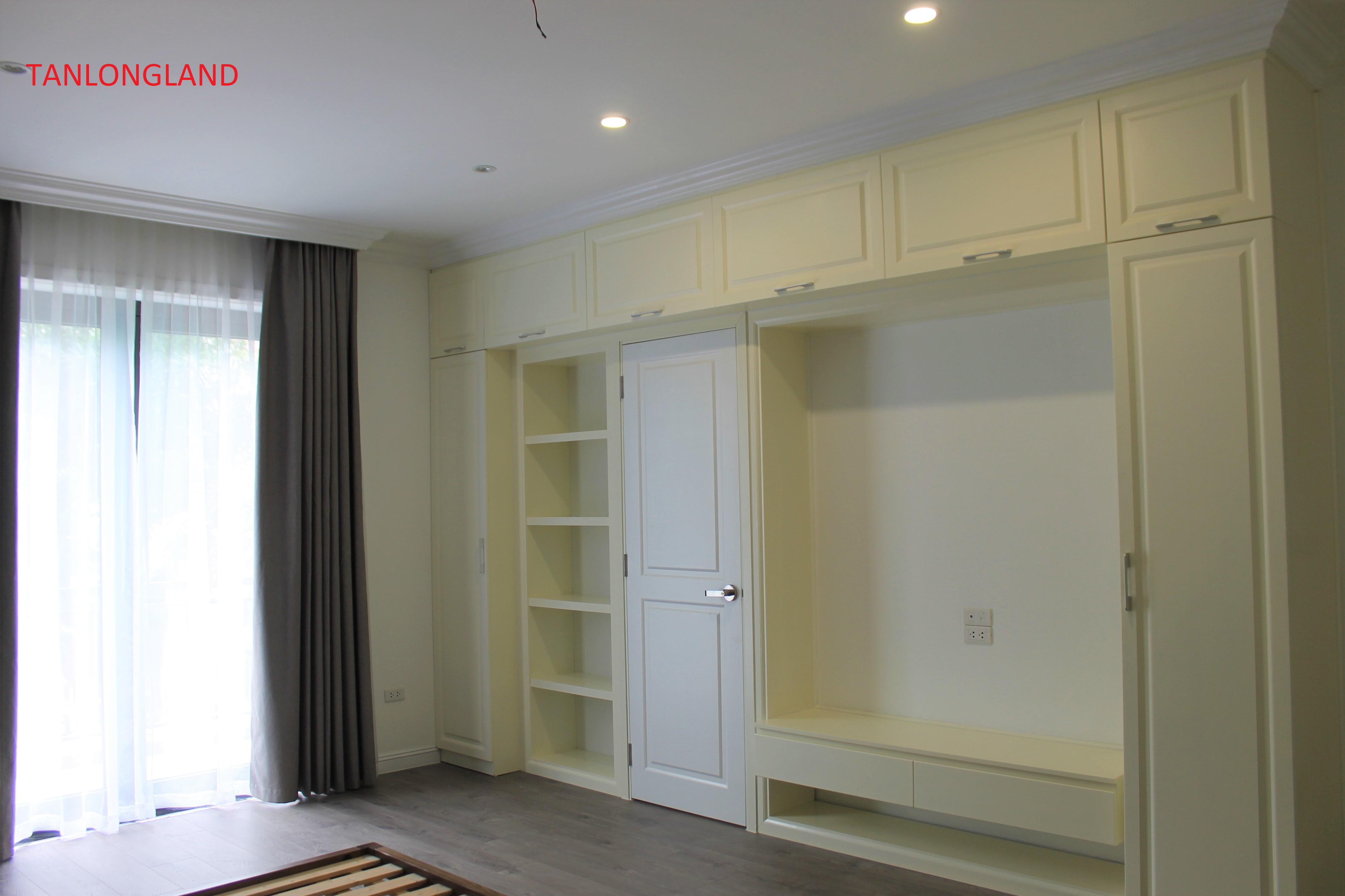 Bright villas for rent in Vinhomes Riverside - Long Bien - Ha Noi 12