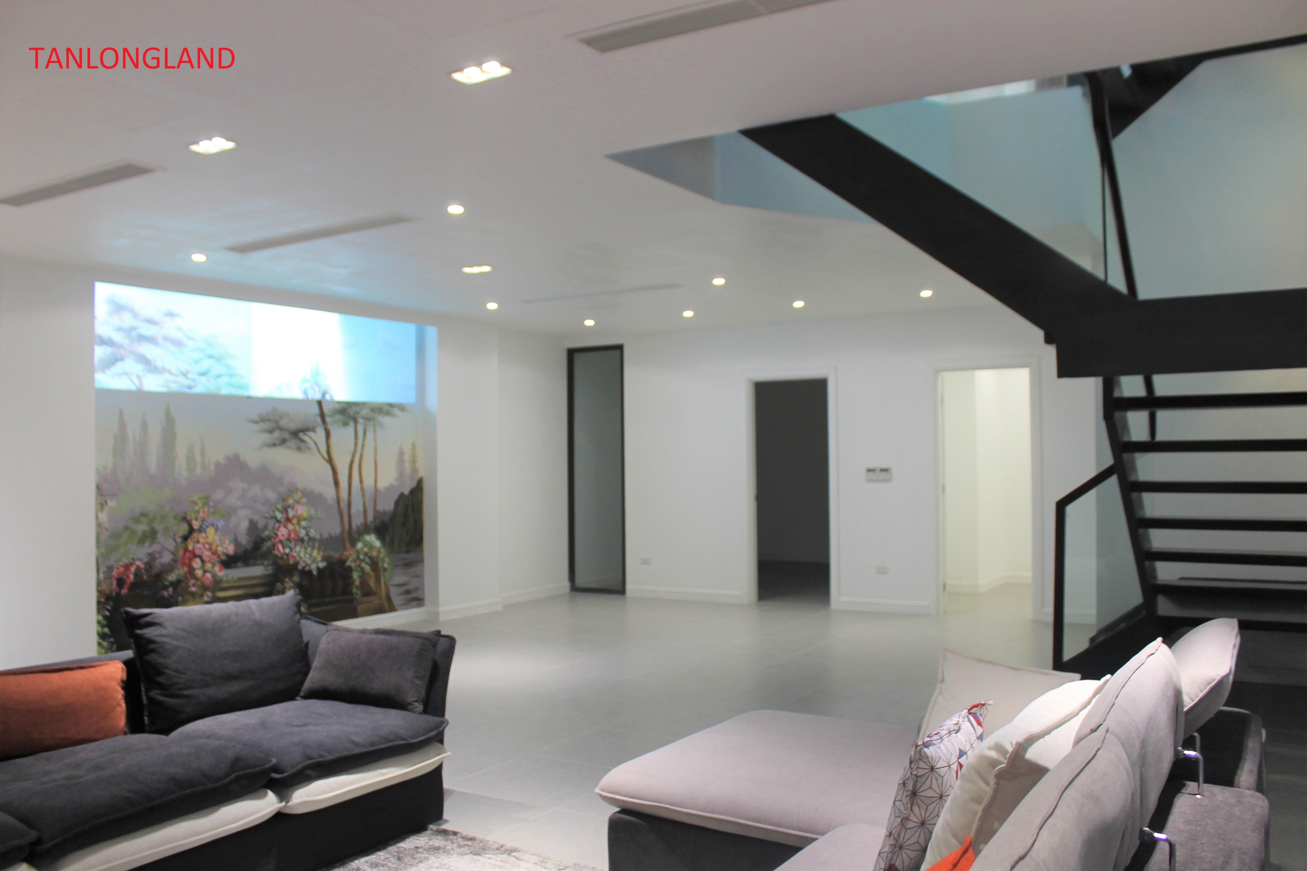 Bright villas for rent in Vinhomes Riverside - Long Bien - Ha Noi 3