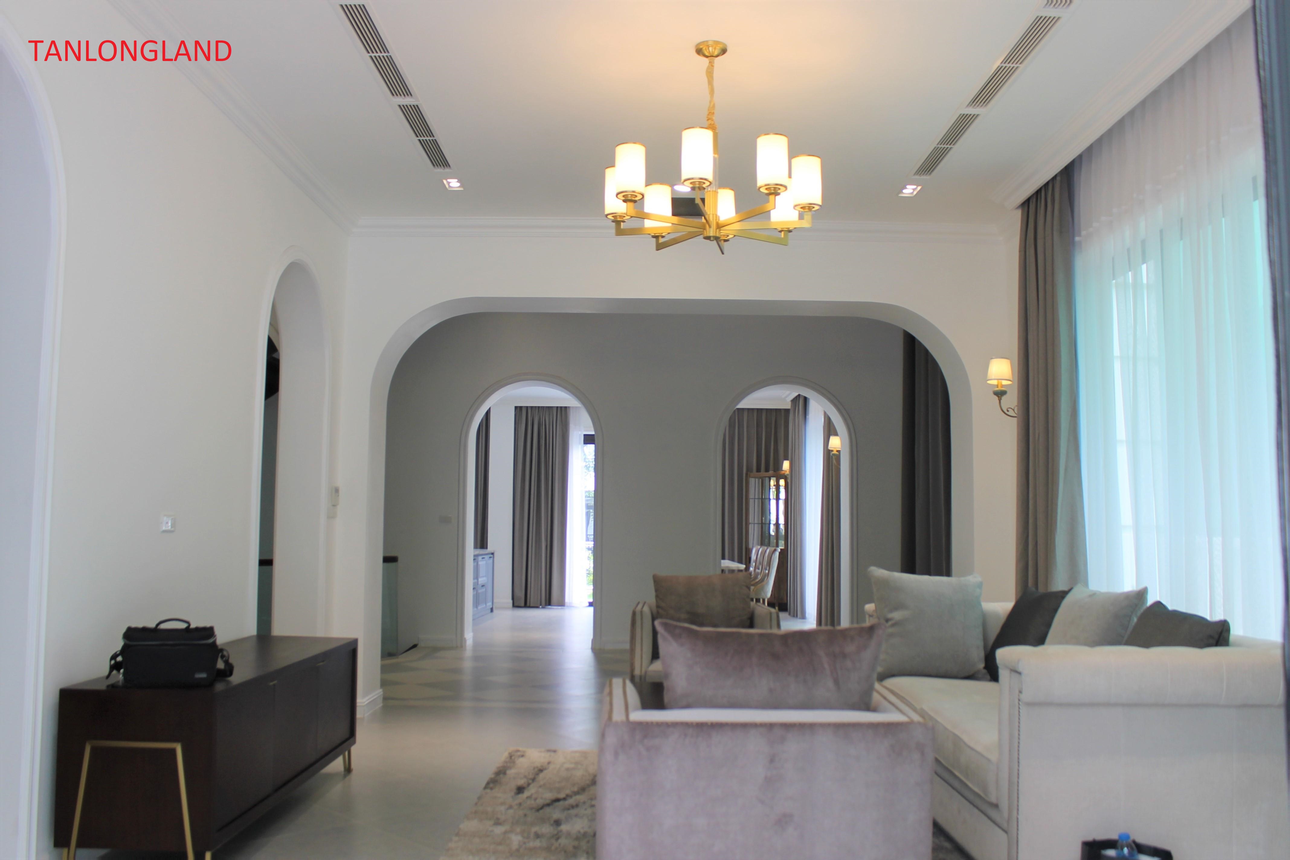 Bright villas for rent in Vinhomes Riverside - Long Bien - Ha Noi 4