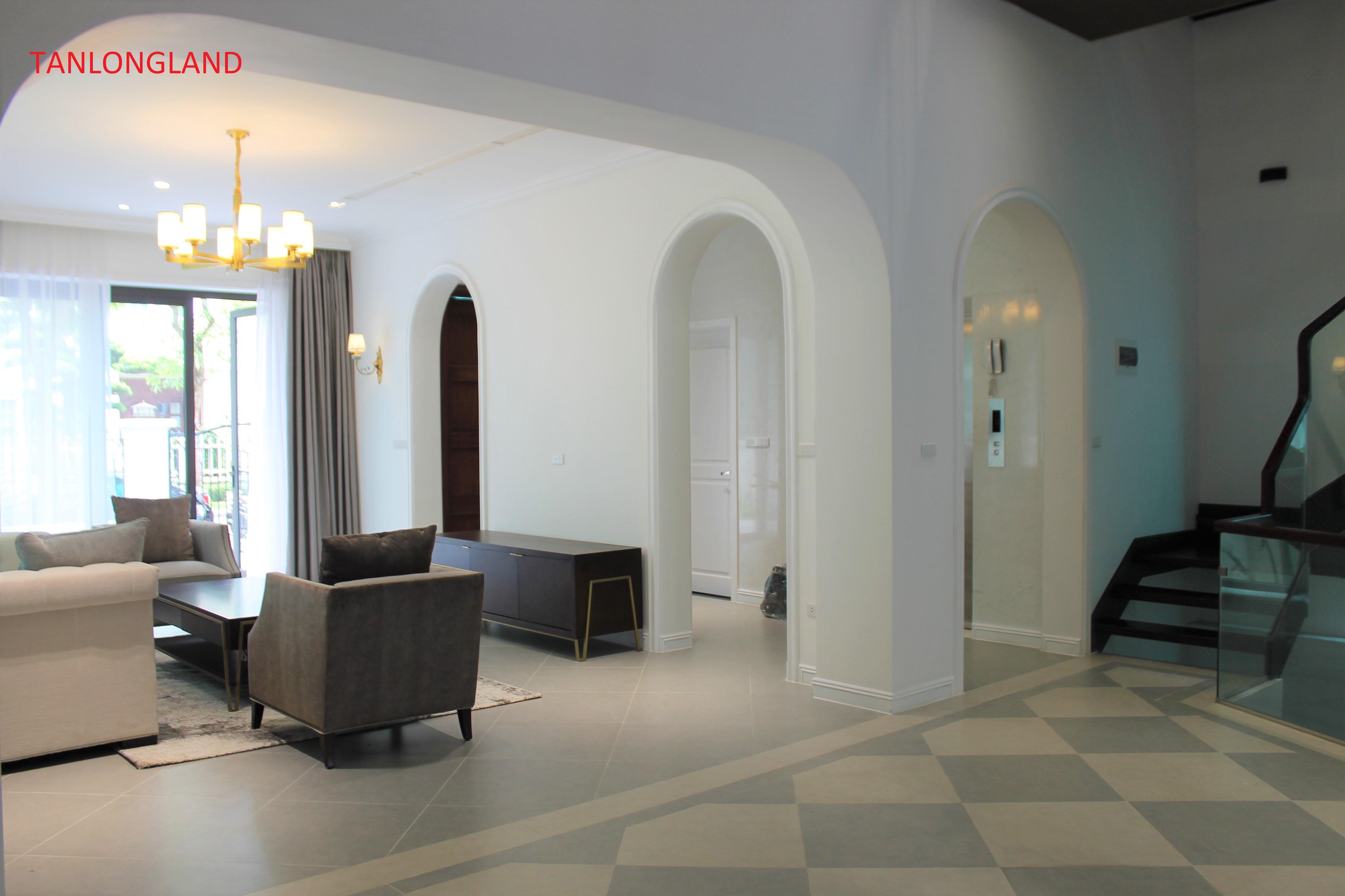 Bright villas for rent in Vinhomes Riverside - Long Bien - Ha Noi 5