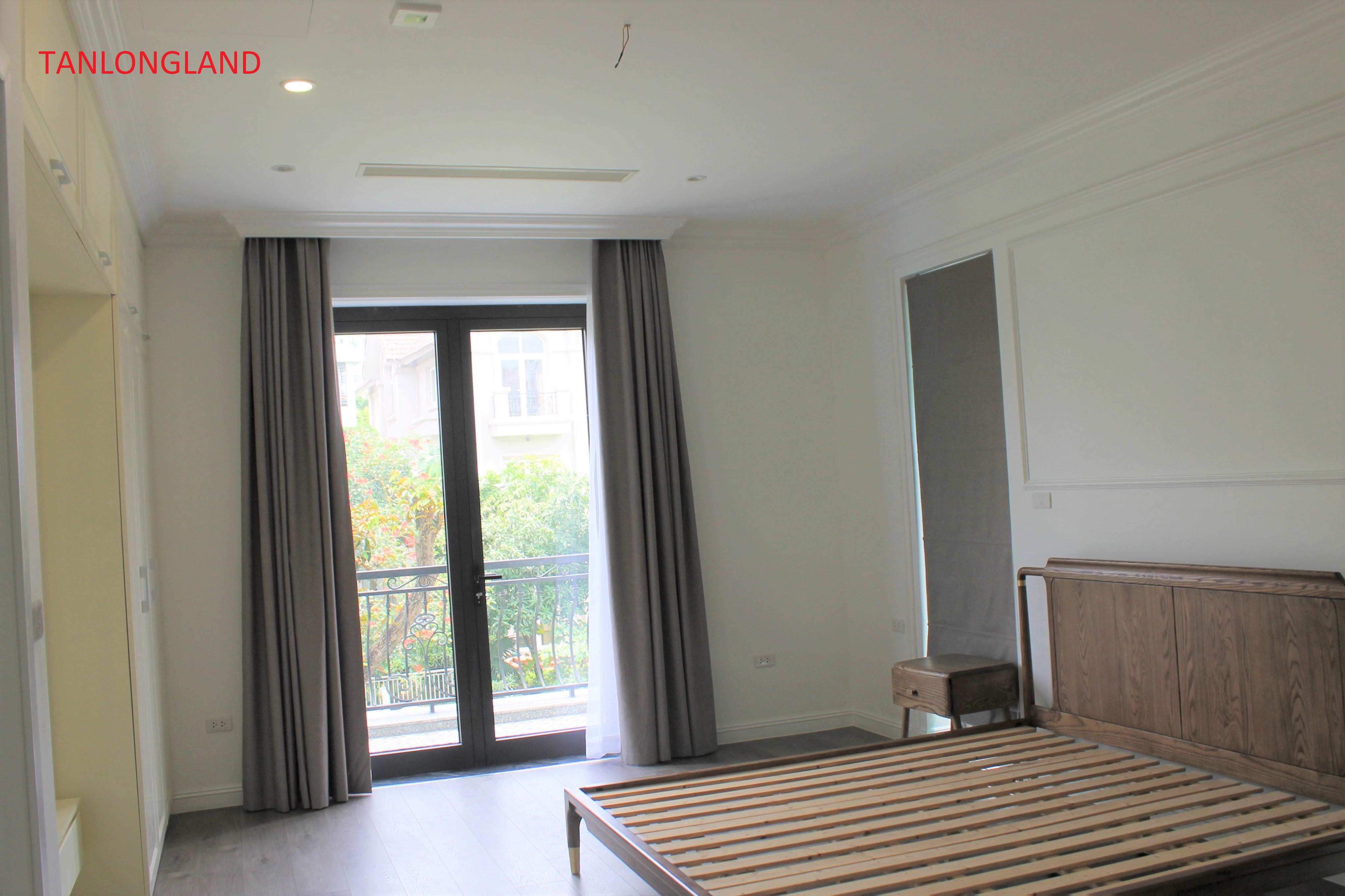 Bright villas for rent in Vinhomes Riverside - Long Bien - Ha Noi 9