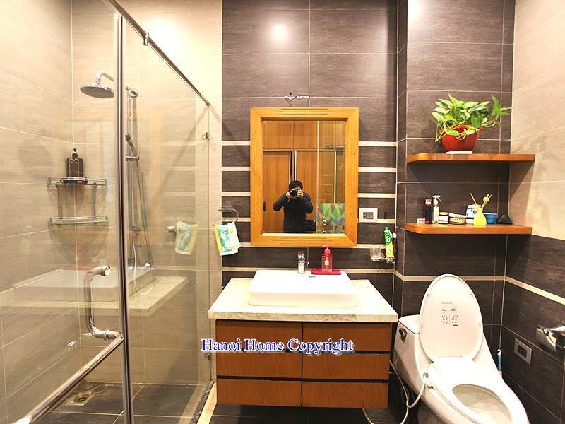 Classic style villa in Vinhomes Riverside for rent 10