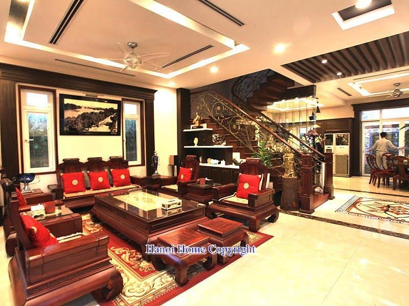 Classic style villa in Vinhomes Riverside for rent 3
