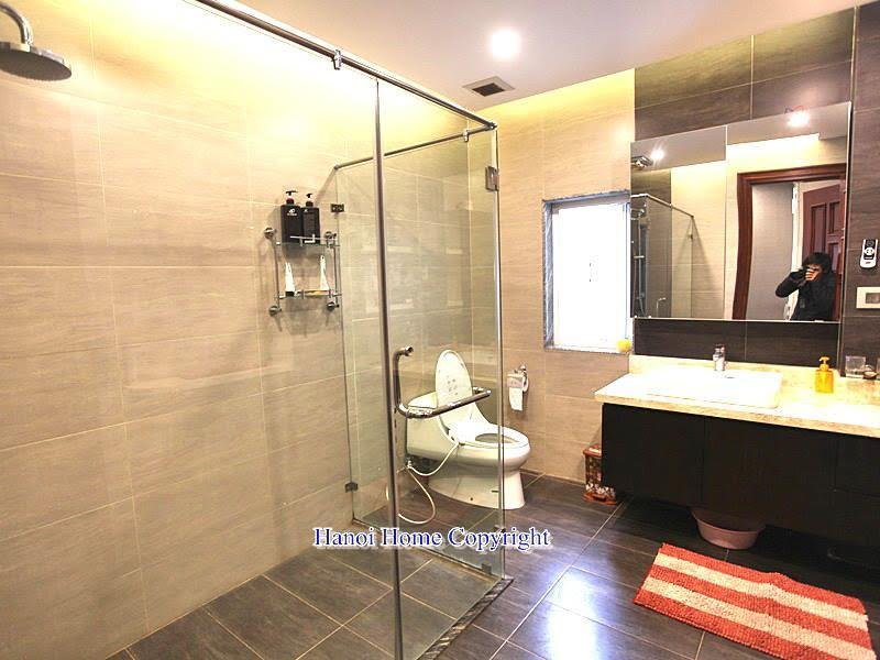 Classic style villa in Vinhomes Riverside for rent 6