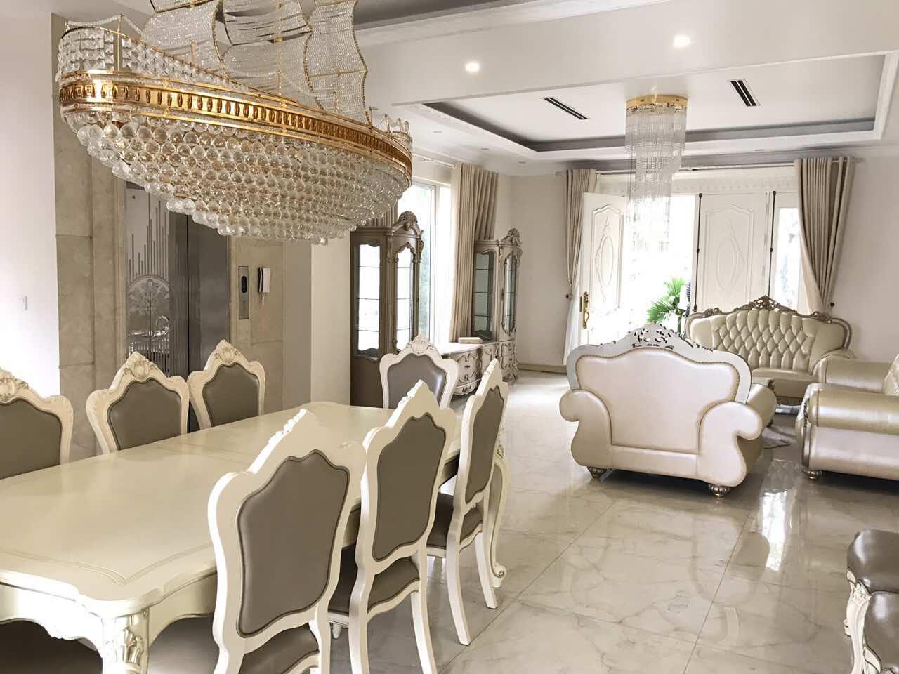 Classical detached Villa for rent at Vinhomes Riverside, Long Bien, Ha Noi 3