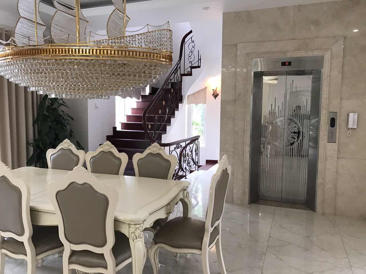 Classical detached Villa for rent at Vinhomes Riverside, Long Bien, Ha Noi 4