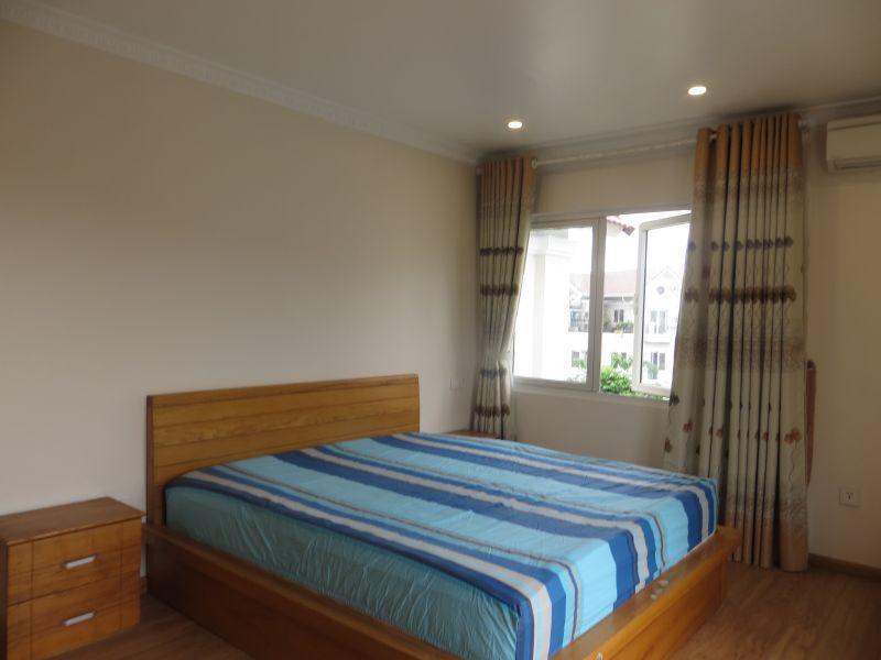 Classical detached Villa for rent at Vinhomes Riverside, Long Bien, Ha Noi 9