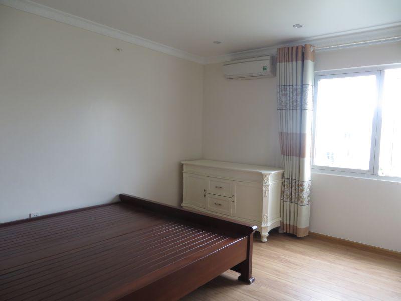 Classical detached Villa for rent at Vinhomes Riverside, Long Bien, Ha Noi 13