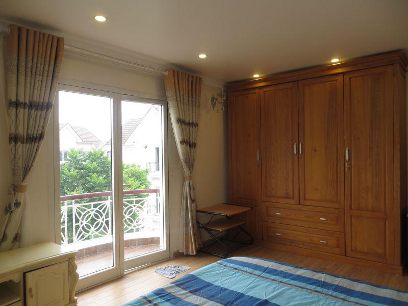 Classical detached Villa for rent at Vinhomes Riverside, Long Bien, Ha Noi 15