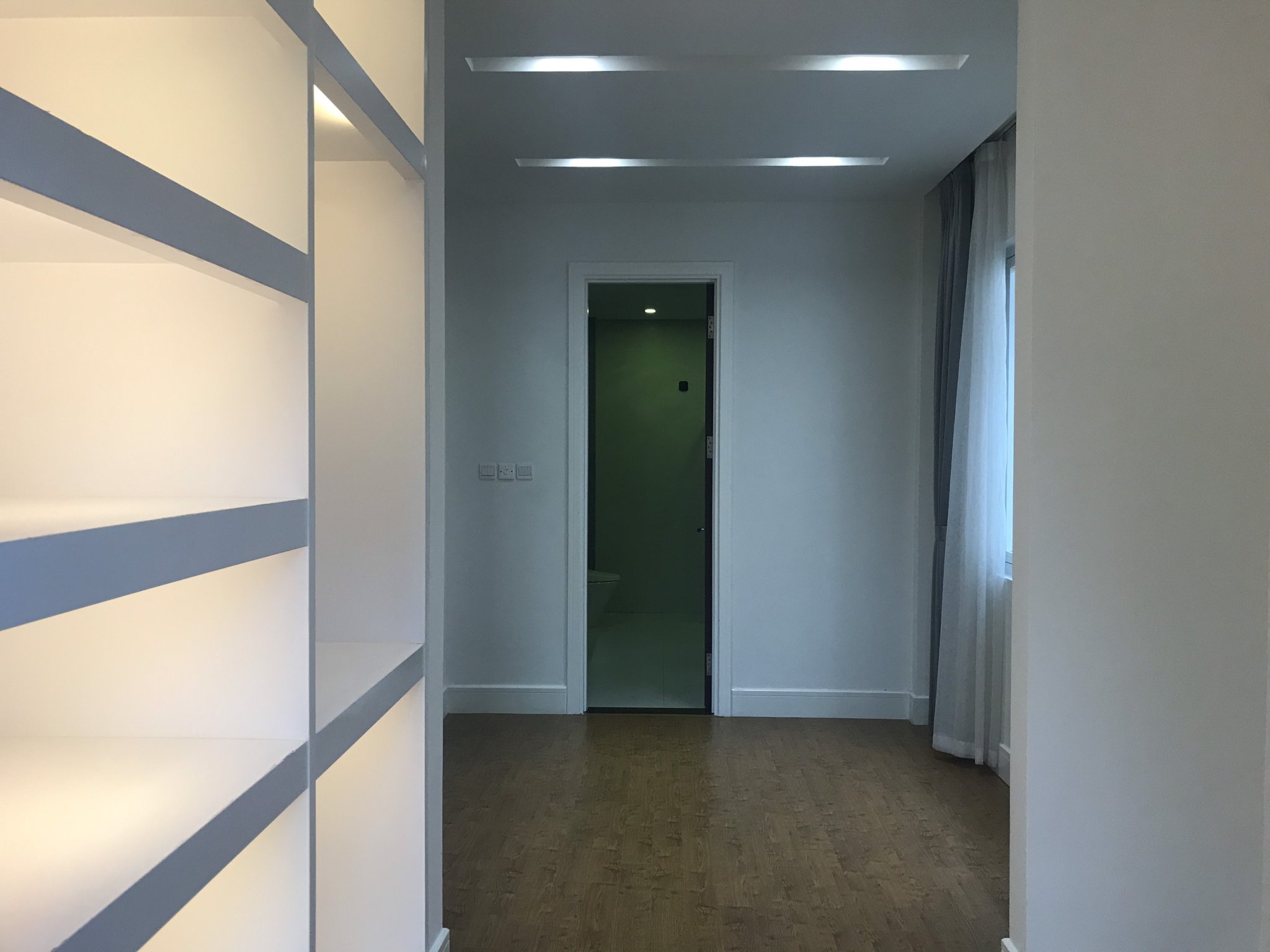 Comodious villas for rent in Hoa Sua 10 - Vinhomes Riverside 1