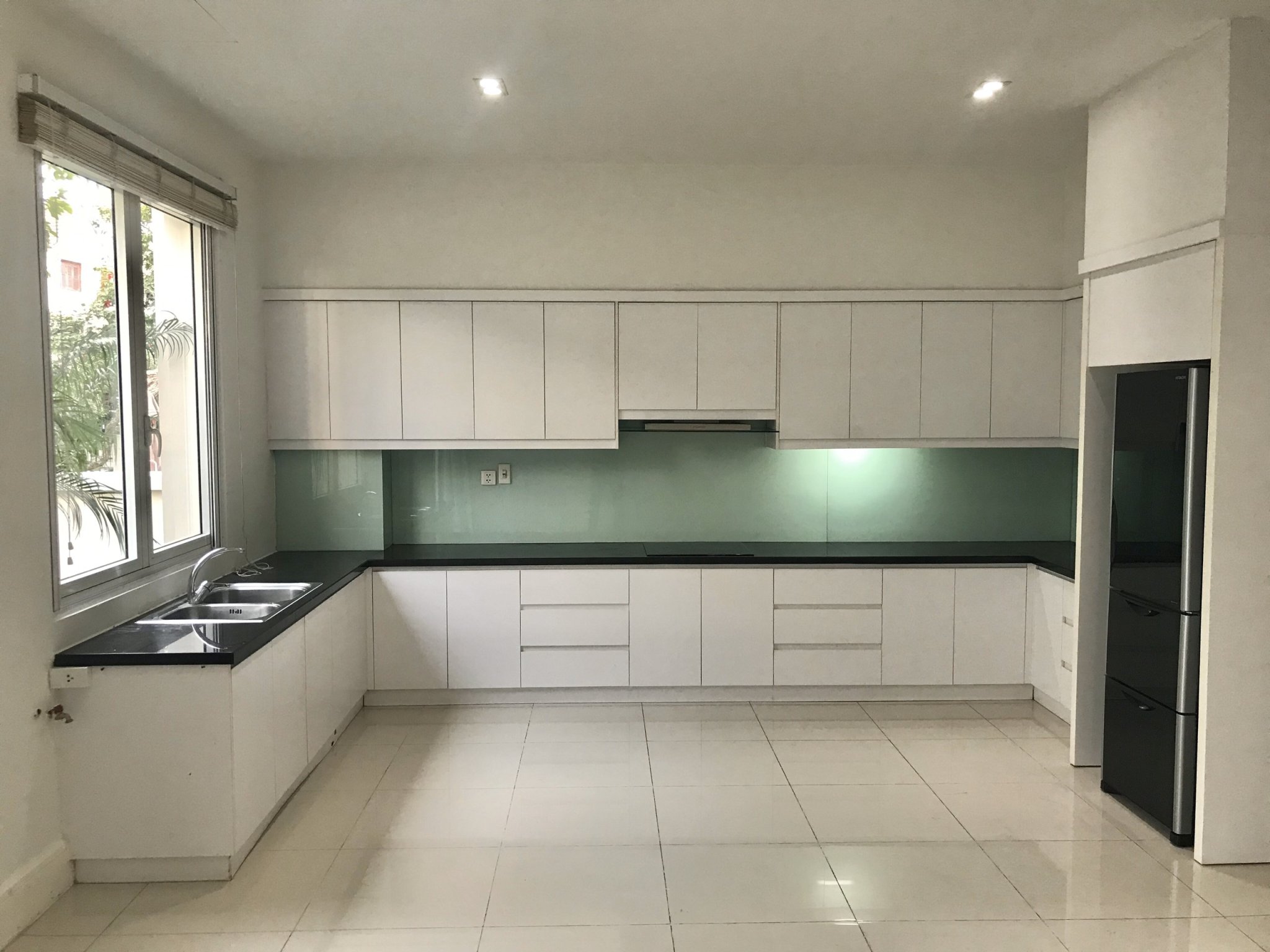 Comodious villas for rent in Hoa Sua 10 - Vinhomes Riverside 11