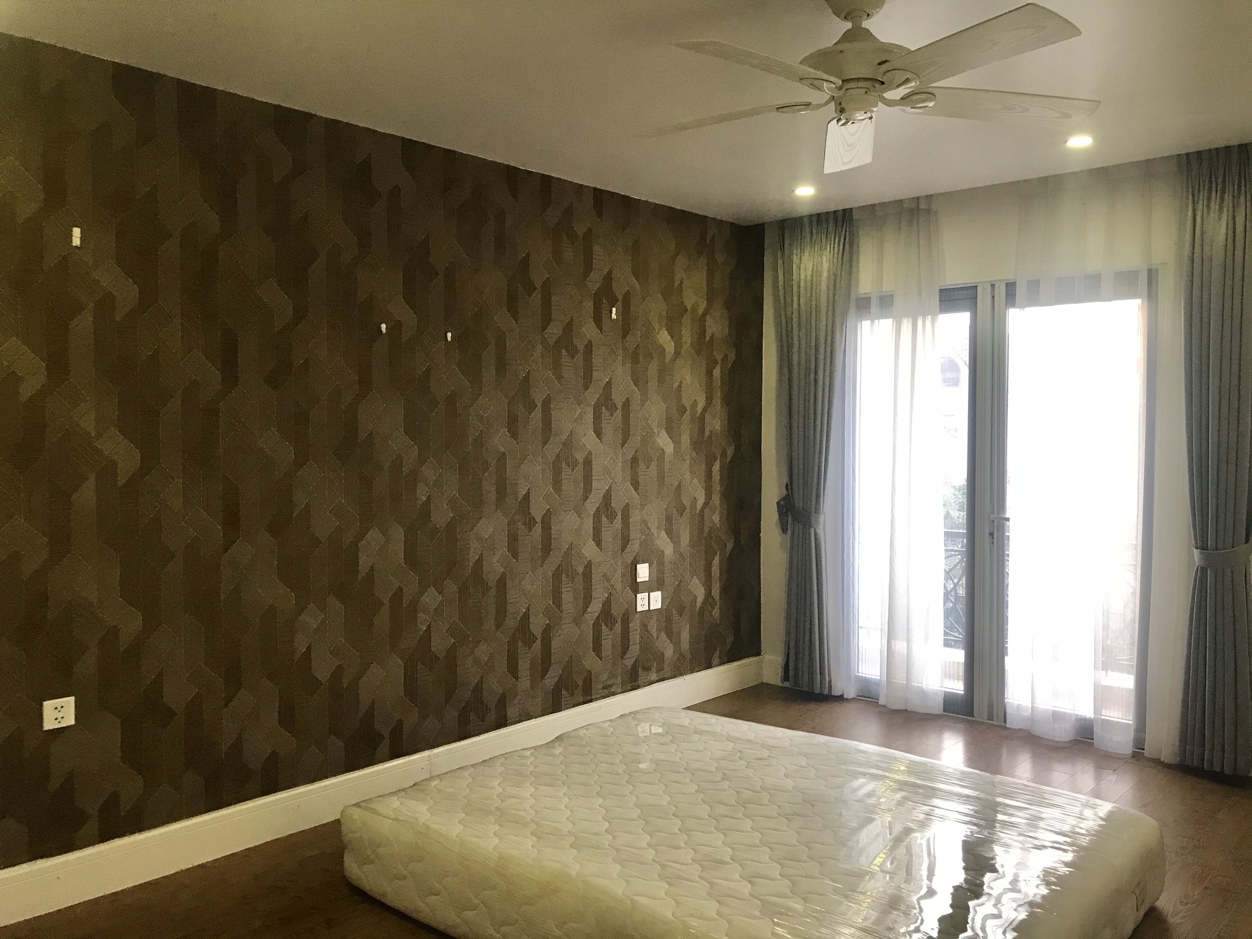 Comodious villas for rent in Hoa Sua 10 - Vinhomes Riverside 12