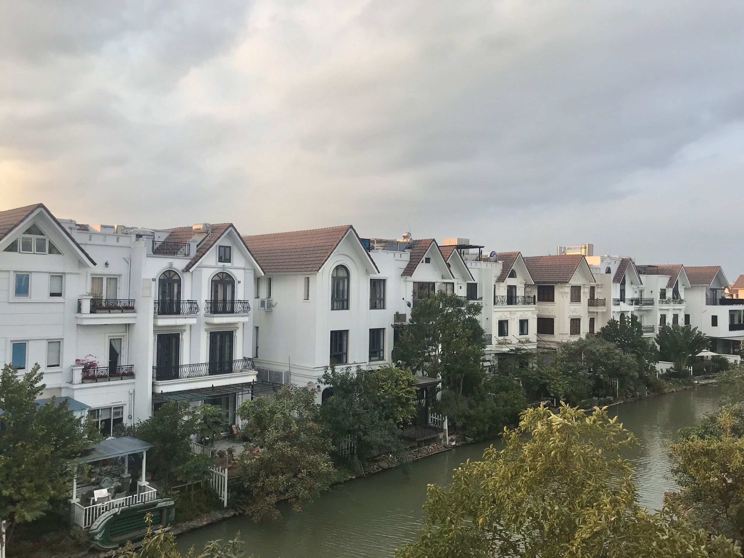 Comodious villas for rent in Hoa Sua 10 - Vinhomes Riverside 13