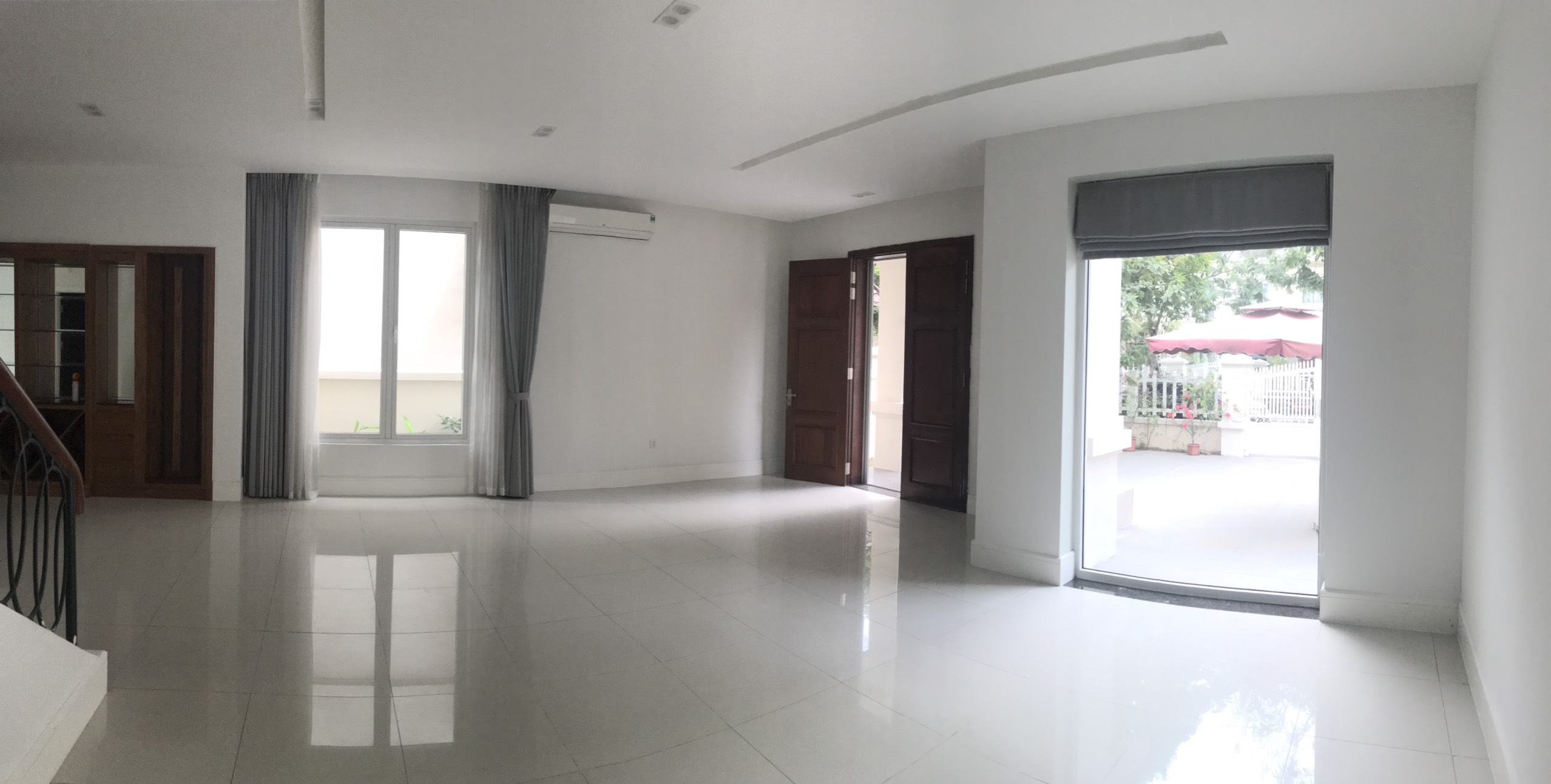 Comodious villas for rent in Hoa Sua 10 - Vinhomes Riverside 8