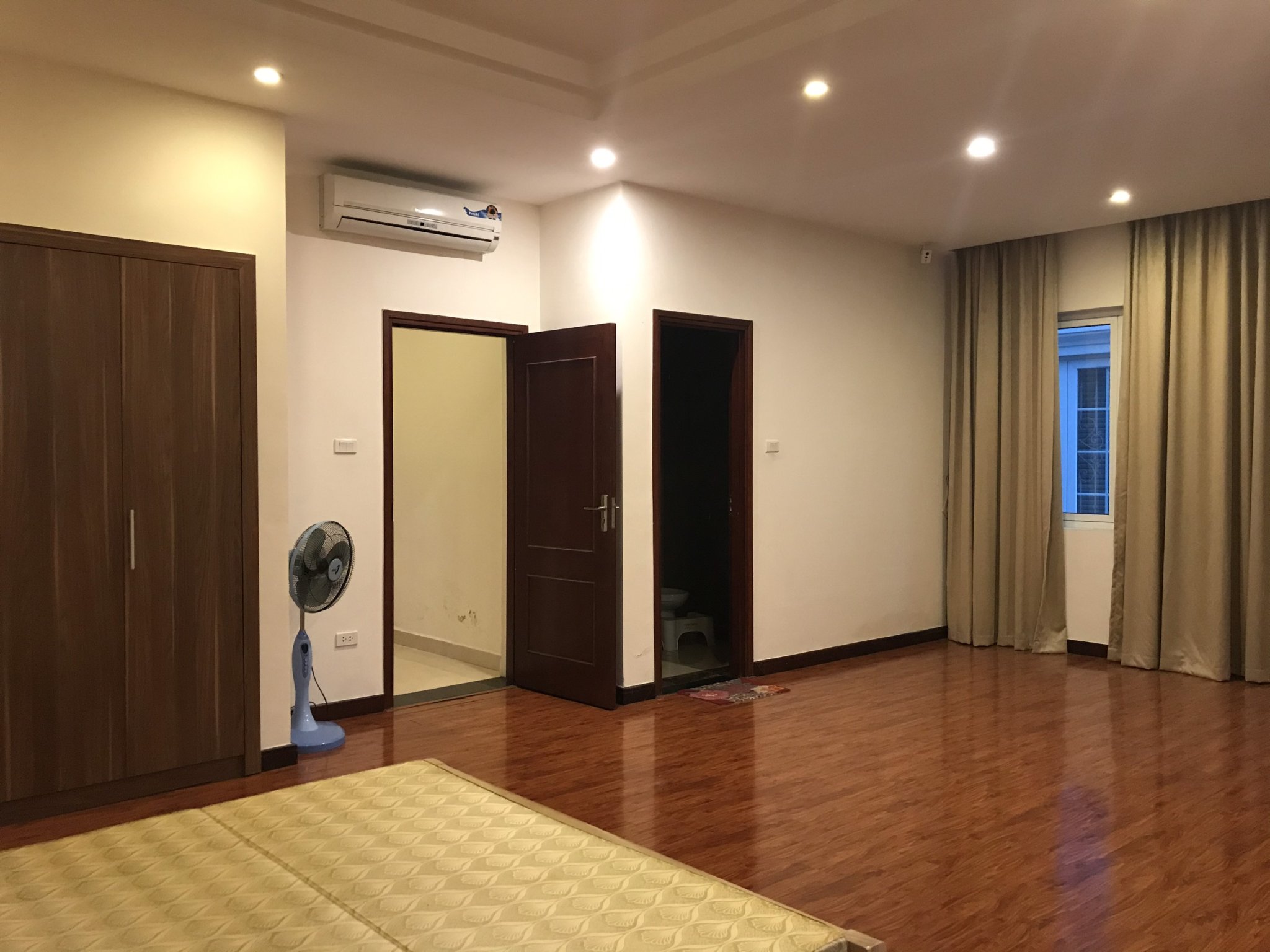 Cozy Villas for rent in Hoa Phuong 01 - Vinhomes Riverside 1