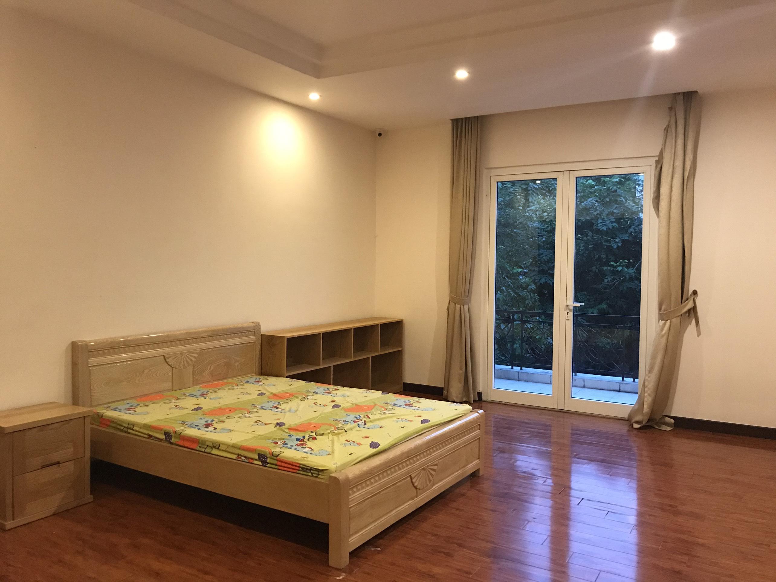 Cozy Villas for rent in Hoa Phuong 01 - Vinhomes Riverside 3