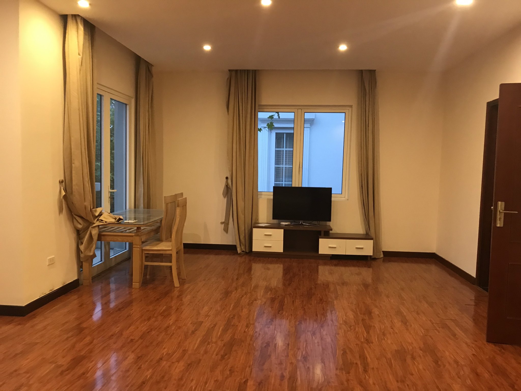 Cozy Villas for rent in Hoa Phuong 01 - Vinhomes Riverside 8