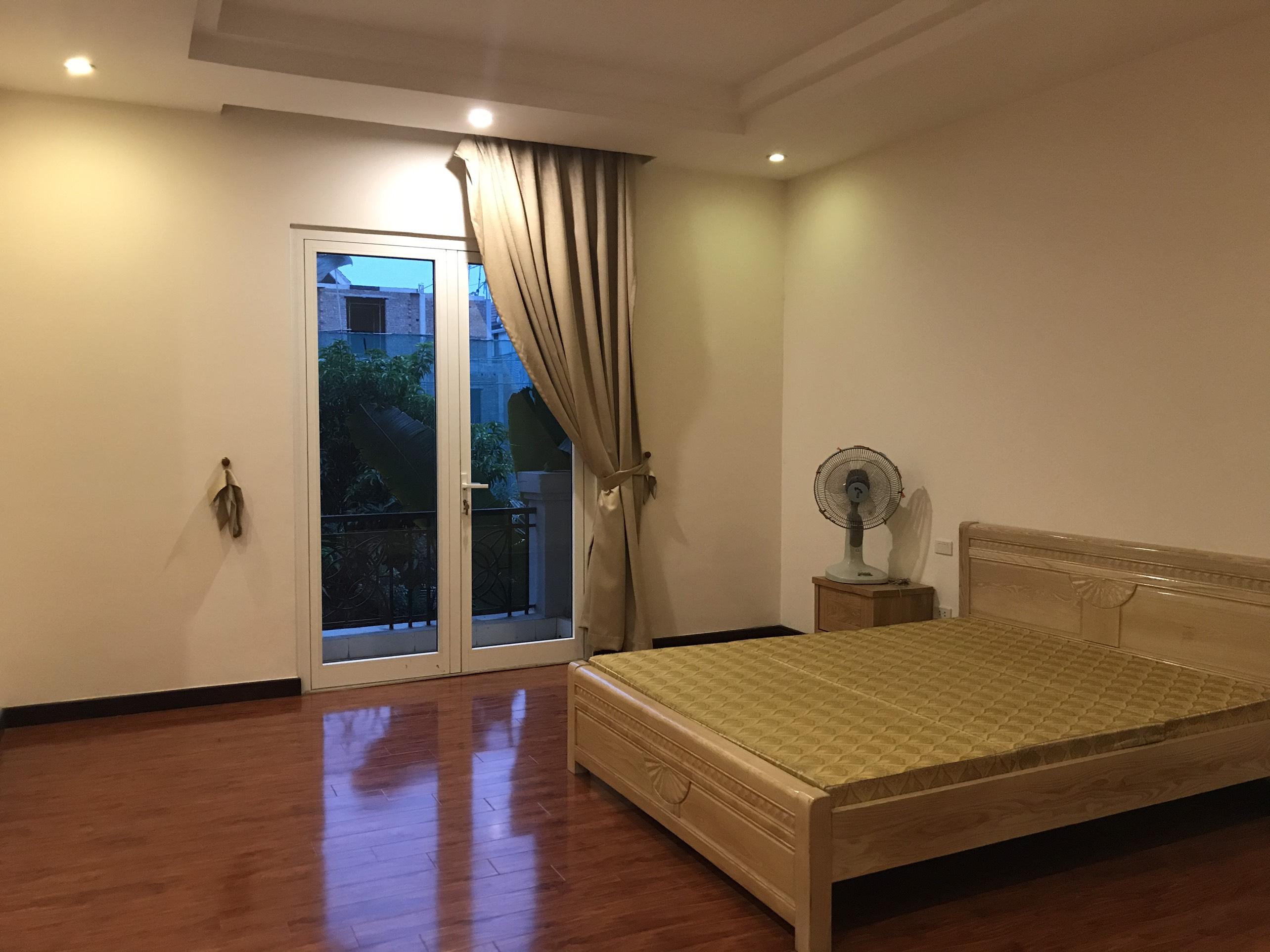 Cozy Villas for rent in Hoa Phuong 01 - Vinhomes Riverside 9