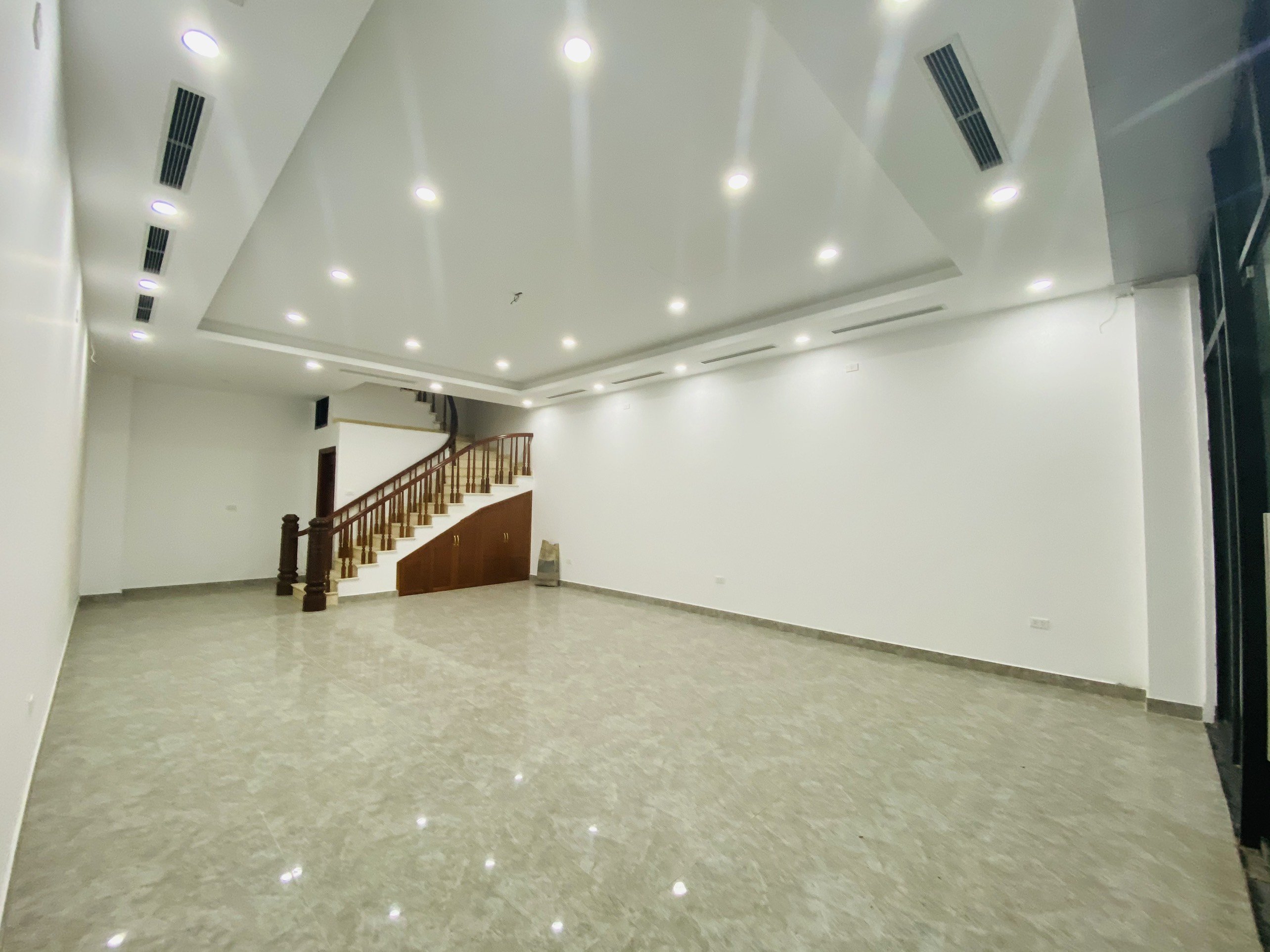 Delightful Shophouse for sale in Ngoc Trai Subdivision 12