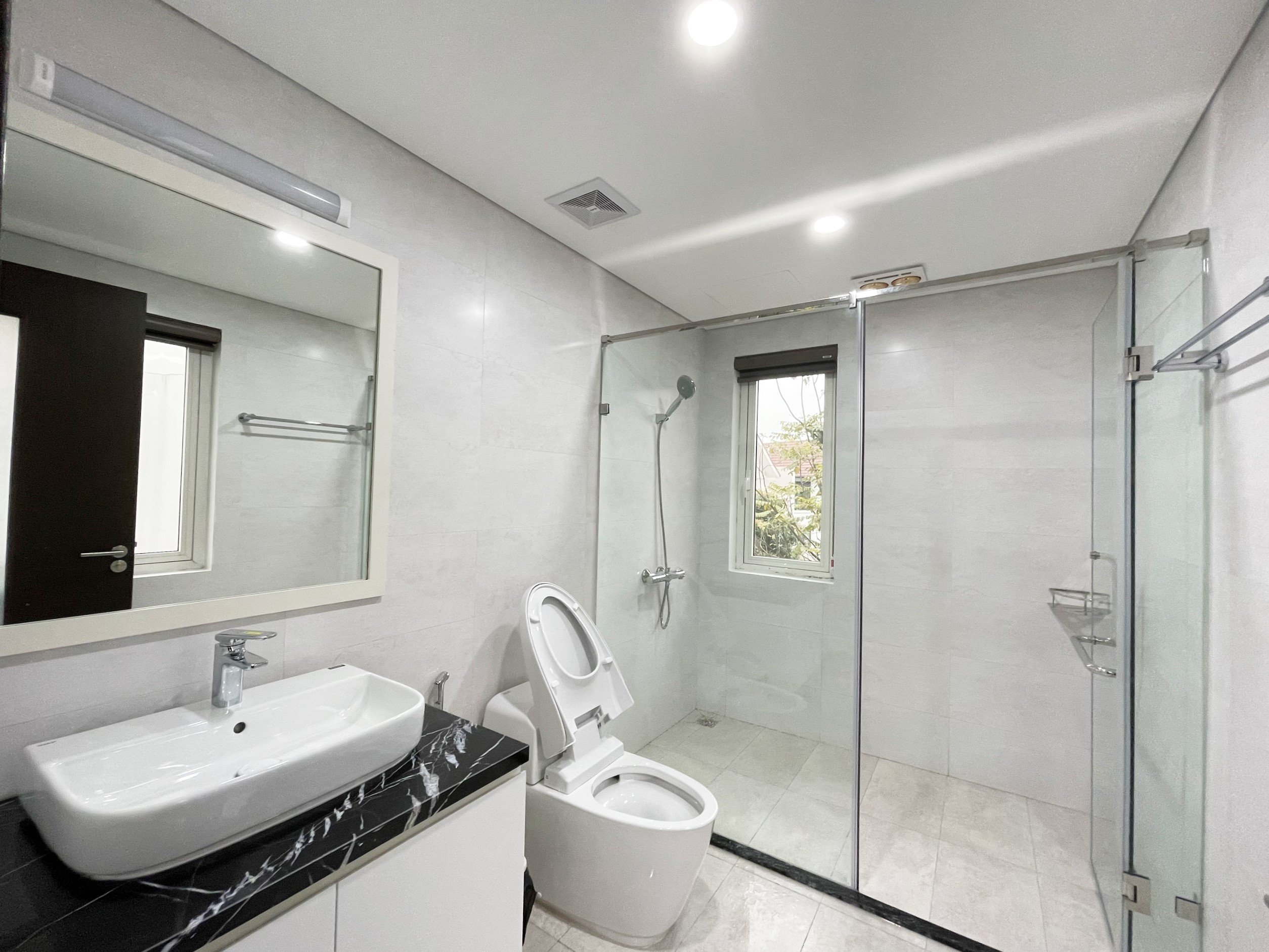 Detached house for sale in Vinhomes Riverside Hoa Lan 12