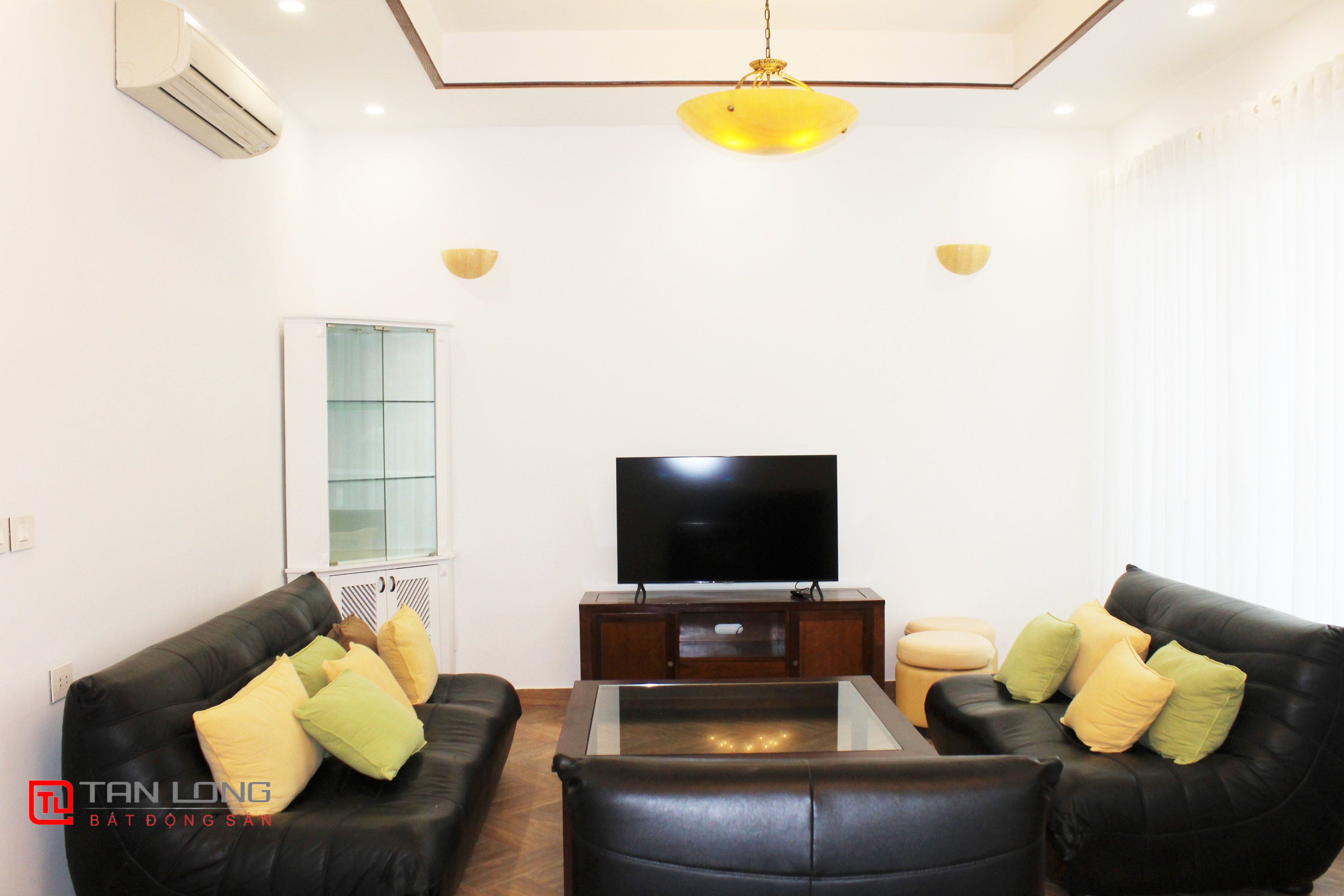 Duplex Villa for rent 225sqm in Vinhomes Riverside 1