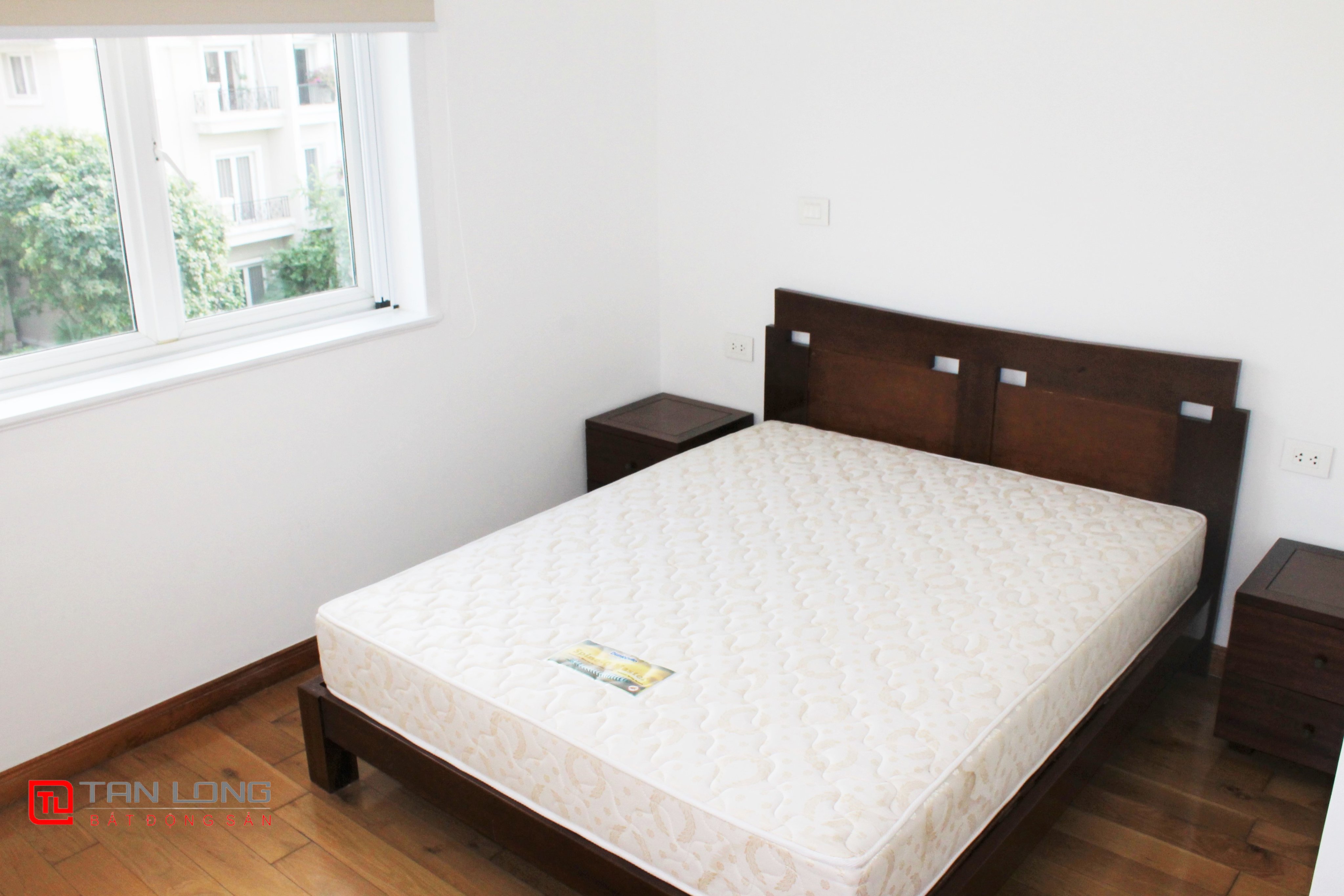 Duplex Villa for rent 225sqm in Vinhomes Riverside 9