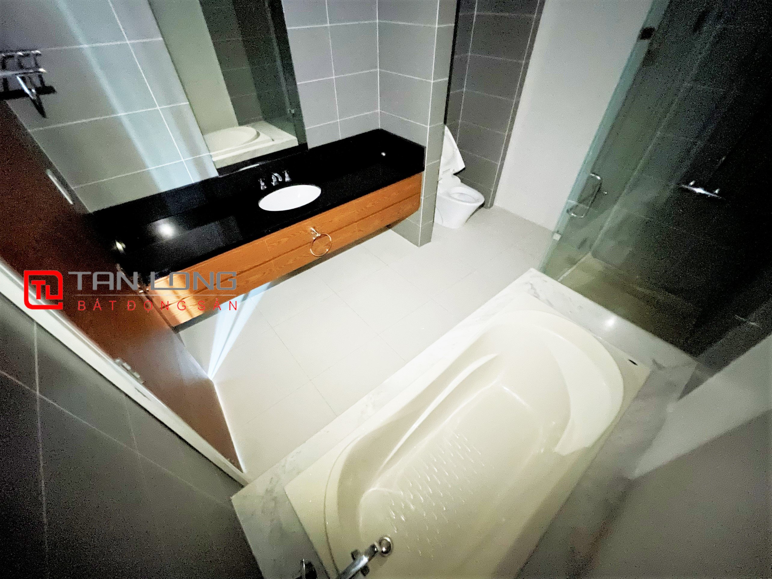 Duplex Villa for rent 280m2 near Vincom Shopping Center at Vinhomes Riverside 14