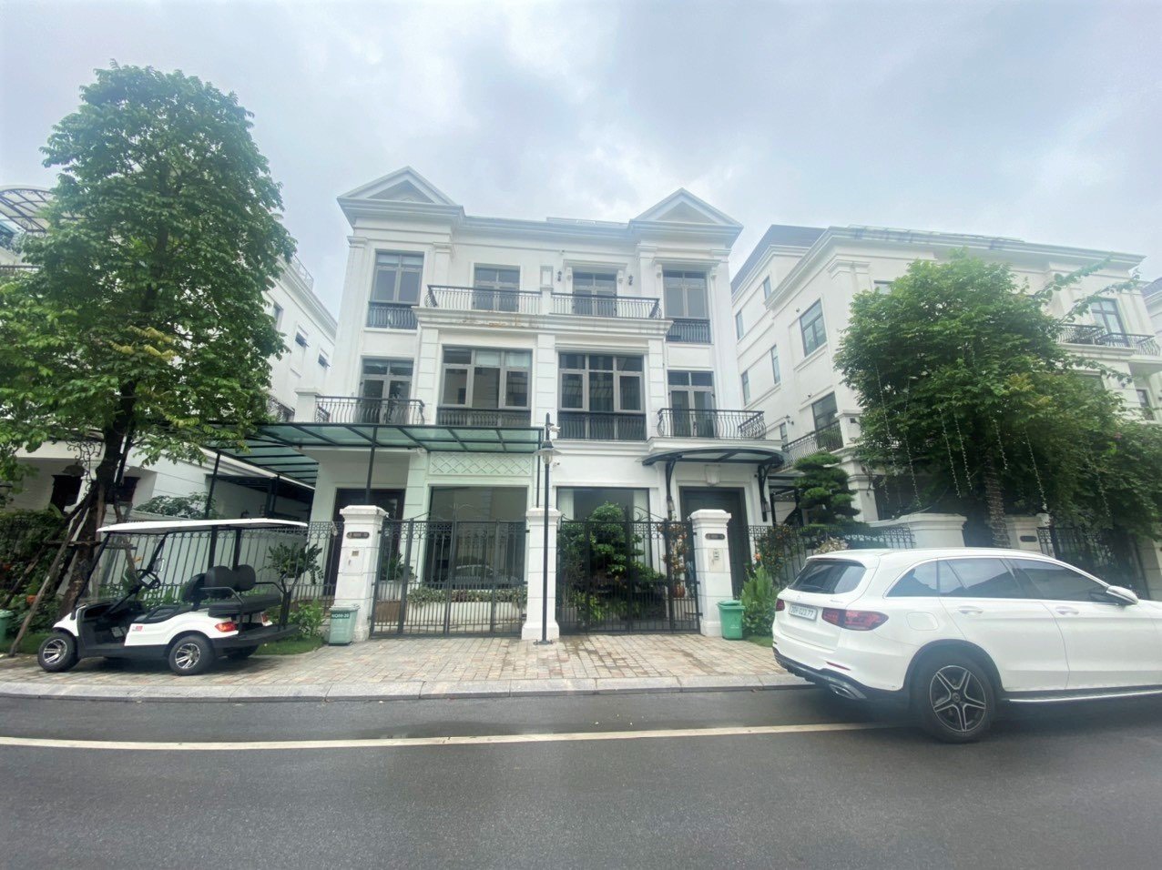 Duplex Villa for rent Near Vinschool International School at Vinhomes The Harmony 1