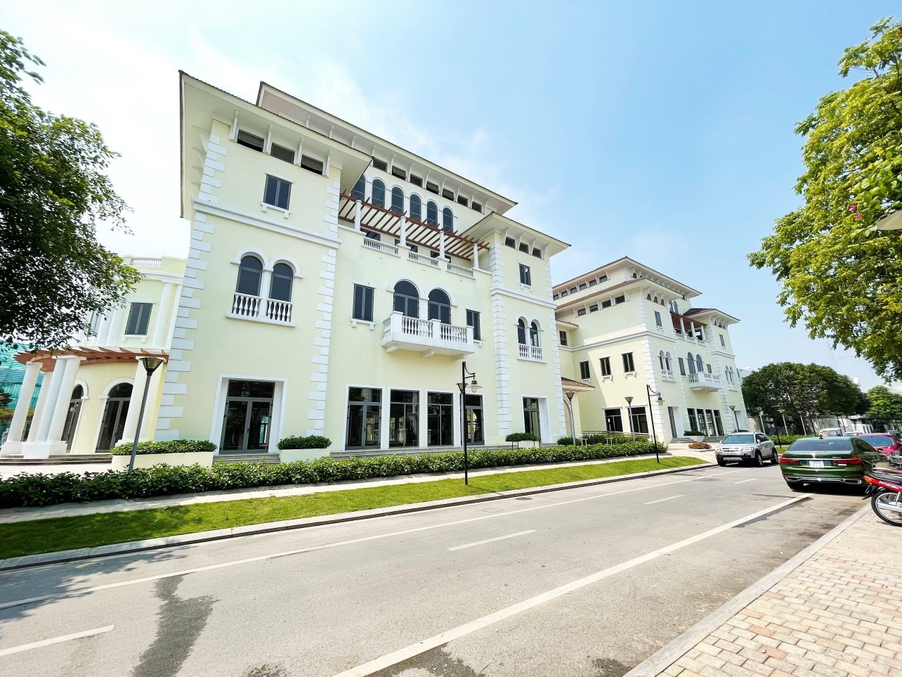 Duplex Villa for rent Near Vinschool International School at Vinhomes The Harmony 3