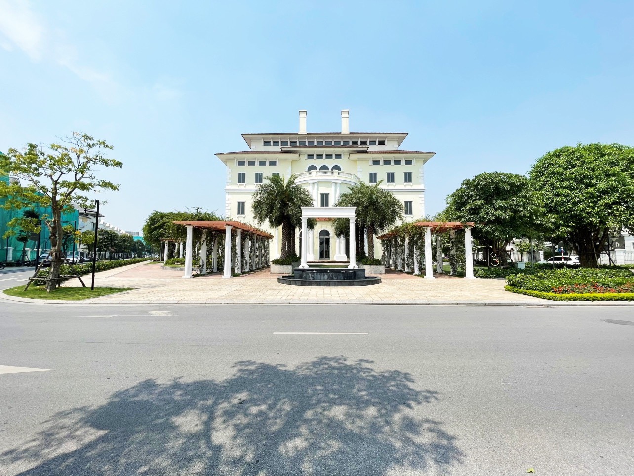 Duplex Villa for rent Near Vinschool International School at Vinhomes The Harmony 4