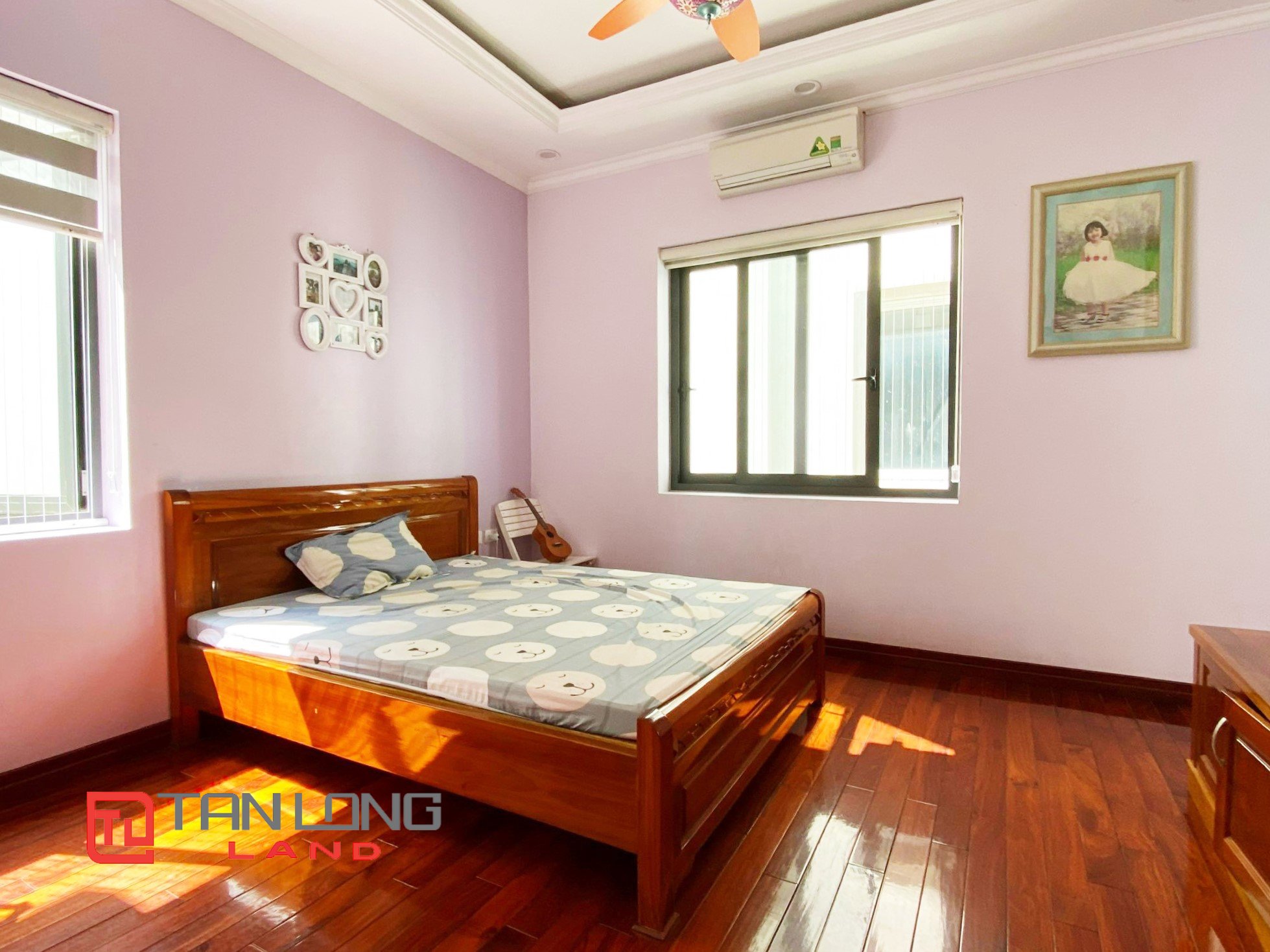 Duplex Villa for rent with 3 Bedrooms near Vincom Shopping Center at Vinhomes Riverside 7