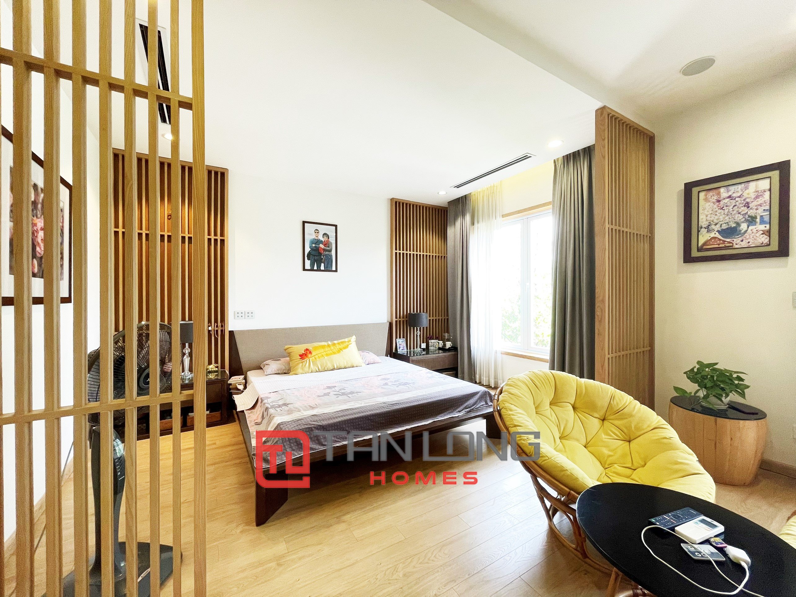 Duplex Villa for rent with 5 Bedrooms, River view in Vinhomes Riverside 10