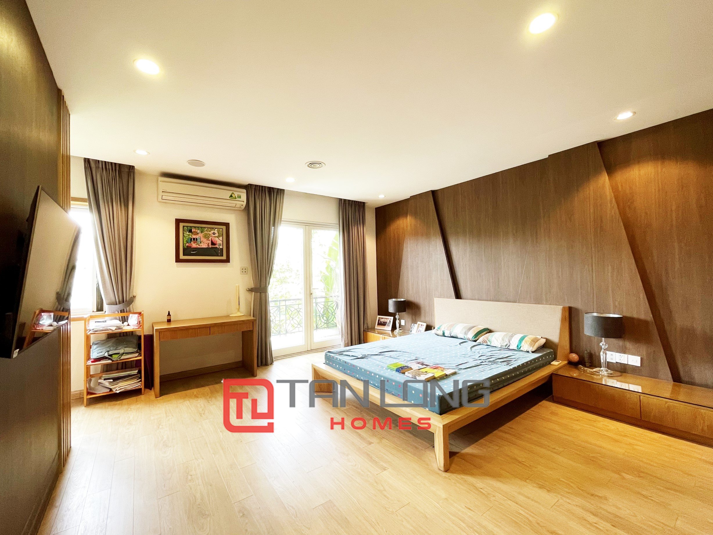 Duplex Villa for rent with 5 Bedrooms, River view in Vinhomes Riverside 19